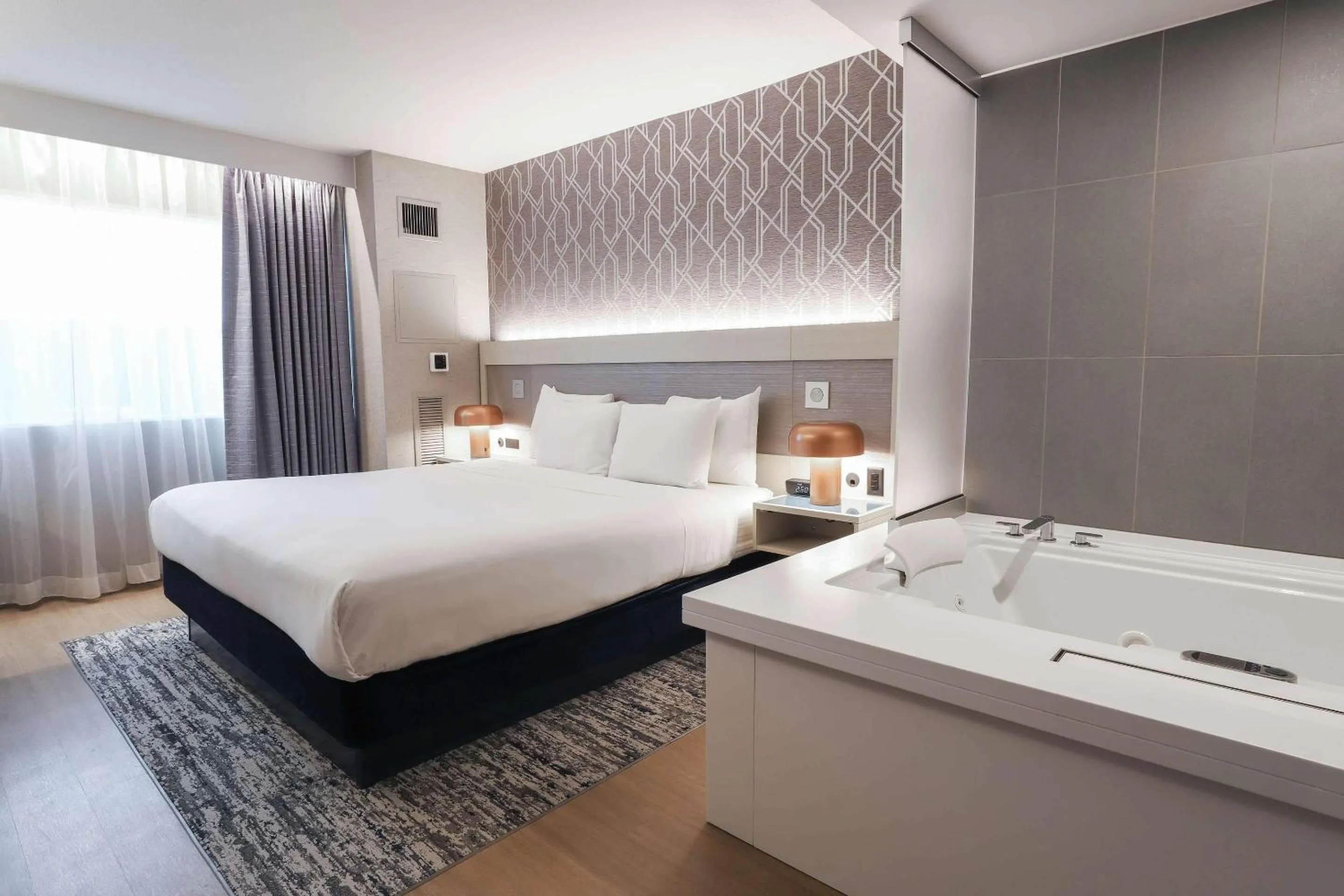 Bedroom, Bed in Radisson Plaza Hotel at Kalamazoo Center