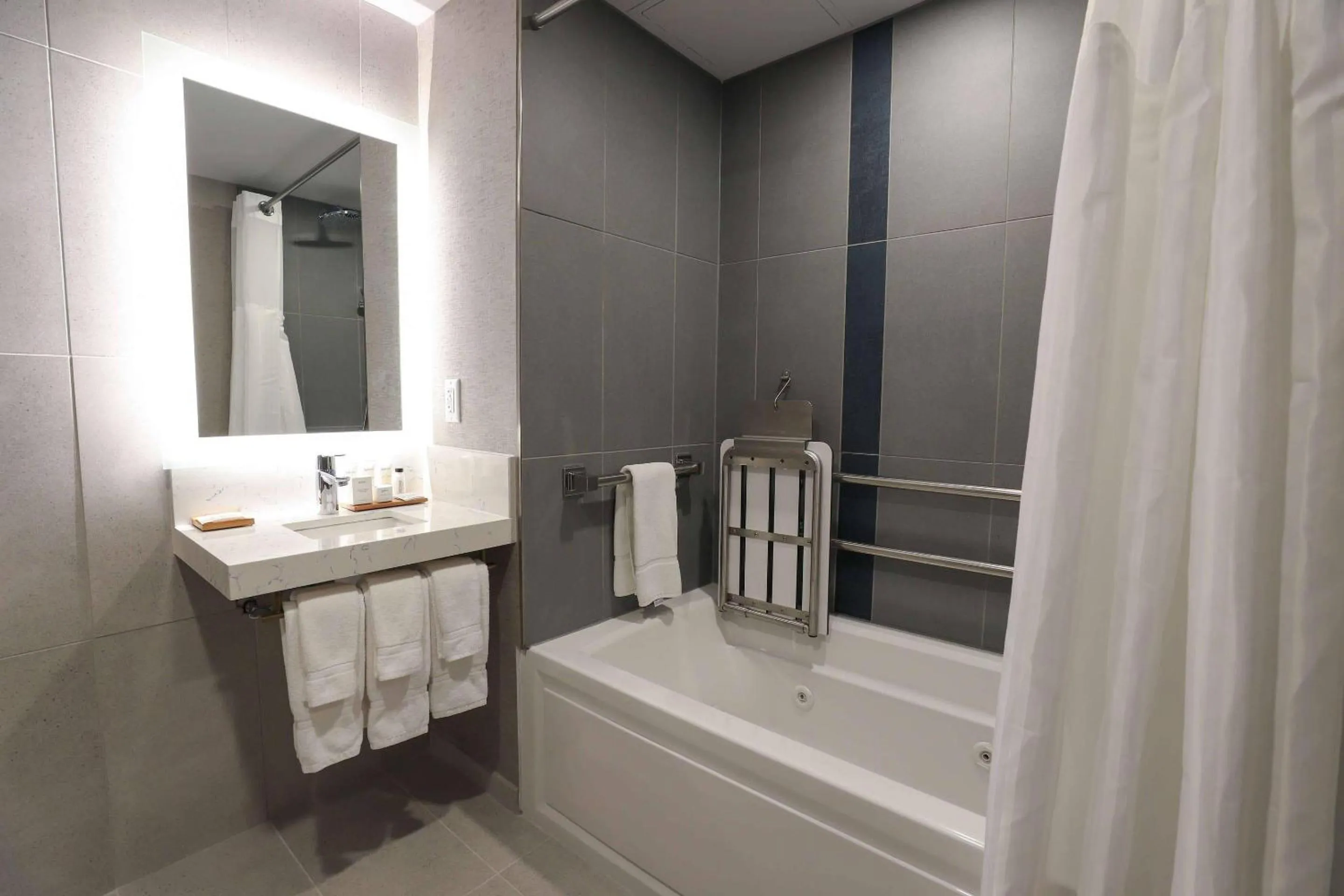 Bedroom in Radisson Plaza Hotel at Kalamazoo Center