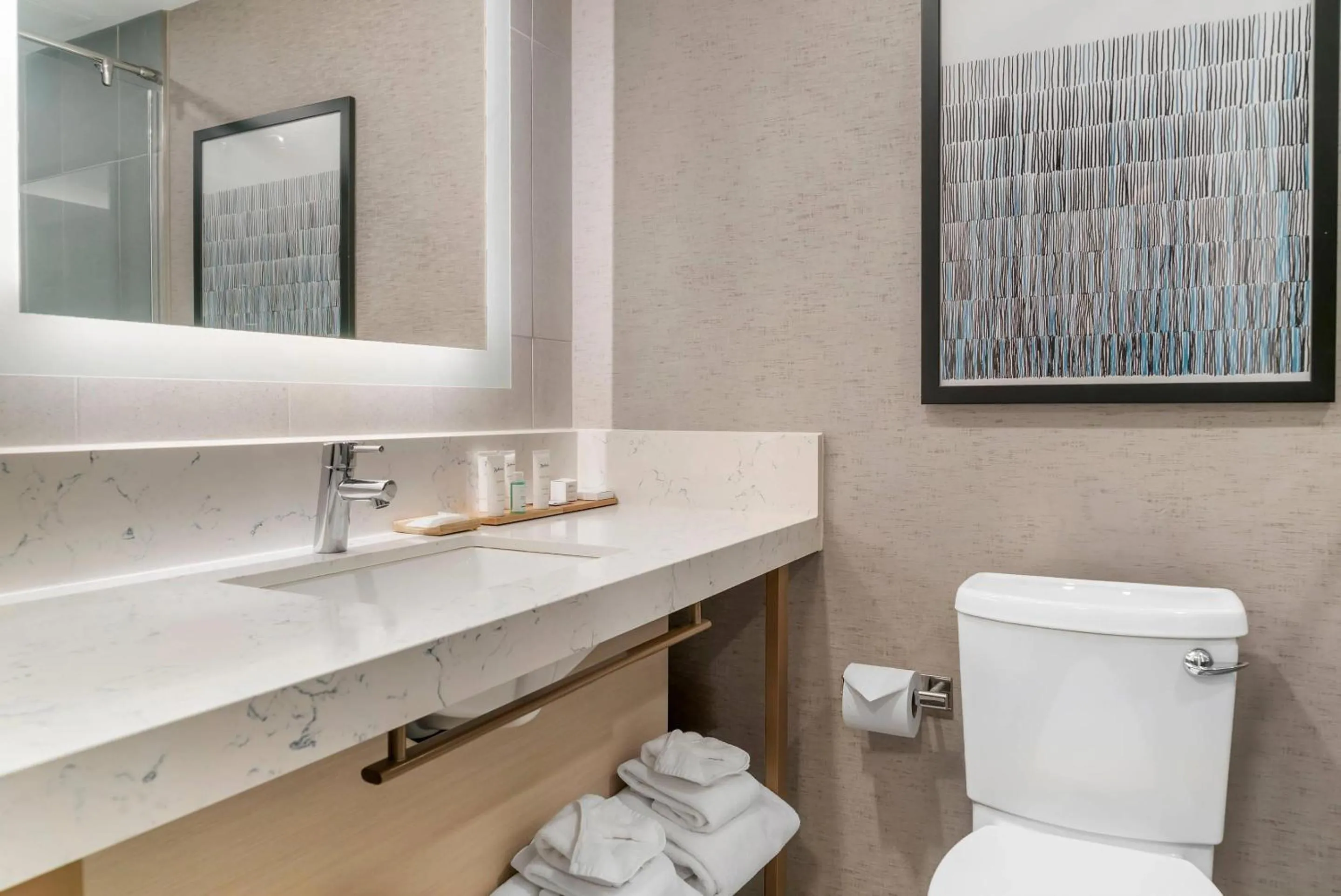 Bedroom in Radisson Plaza Hotel at Kalamazoo Center