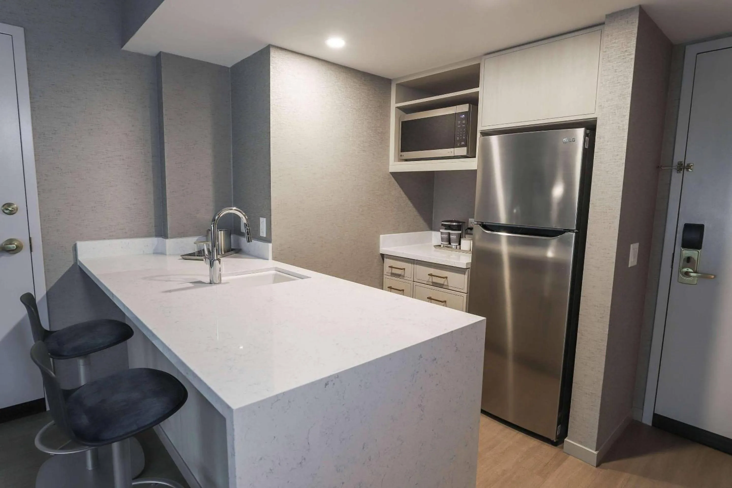 Bedroom in Radisson Plaza Hotel at Kalamazoo Center