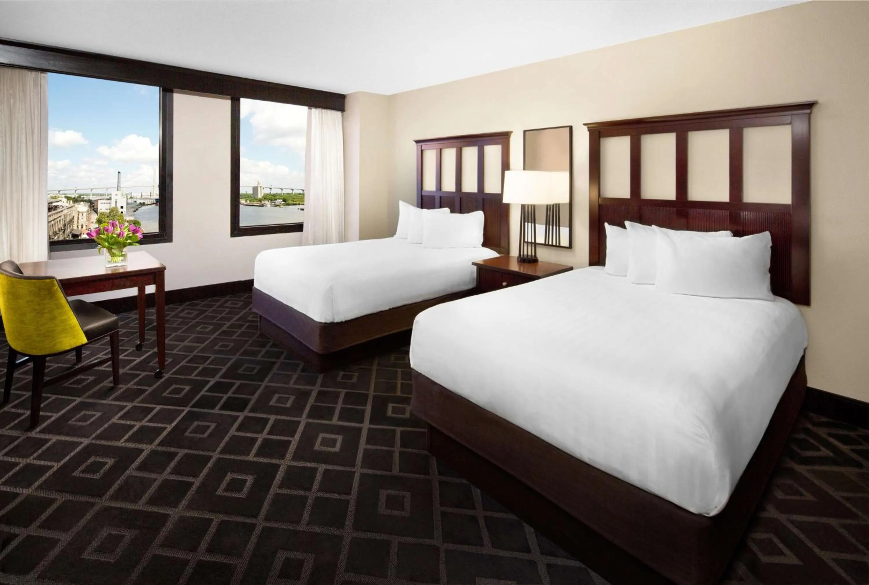 Photo of the whole room, Bed in Hyatt Regency Savannah