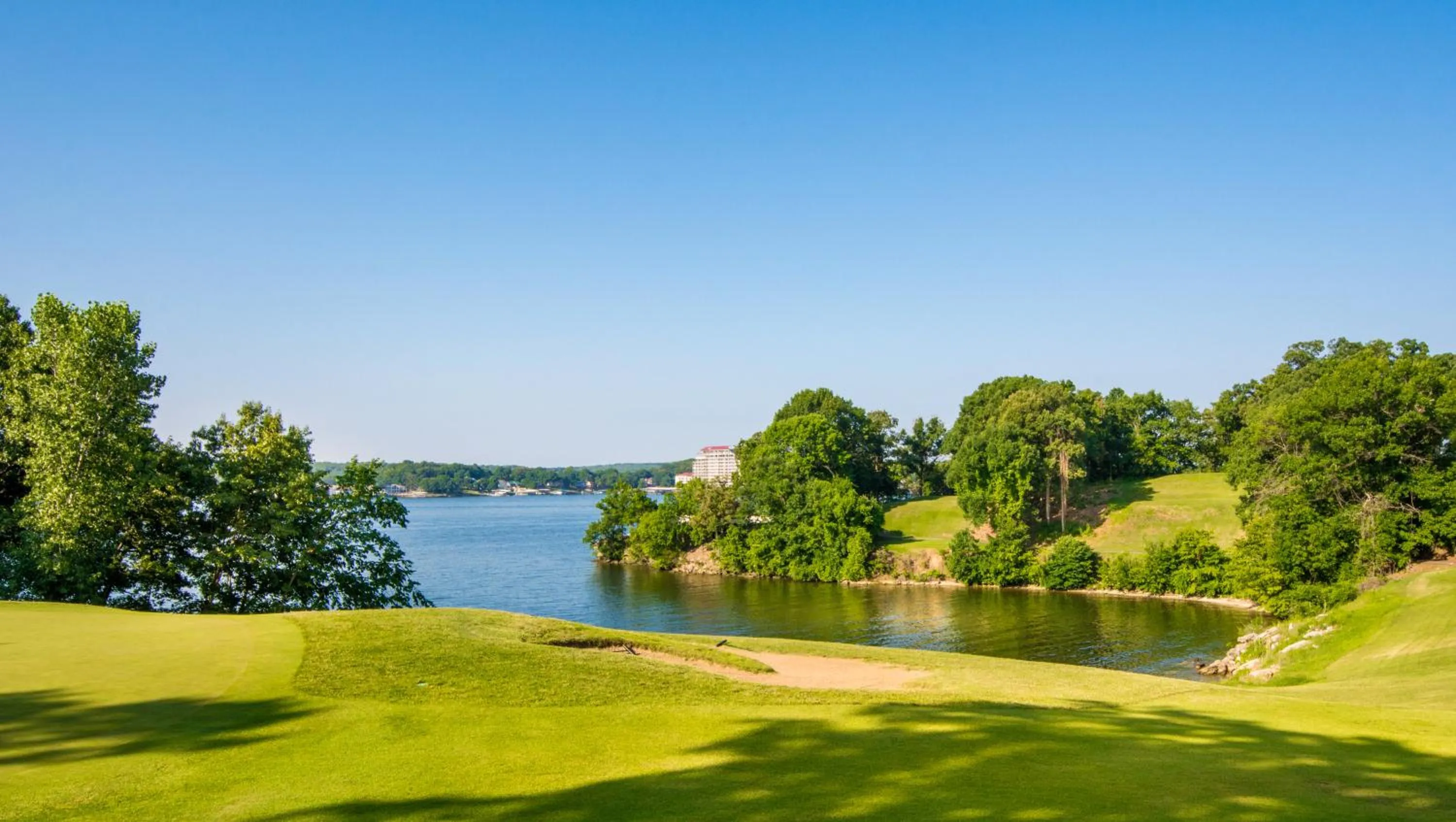 Golfcourse in Lodge of Four Seasons Golf Resort, Marina & Spa