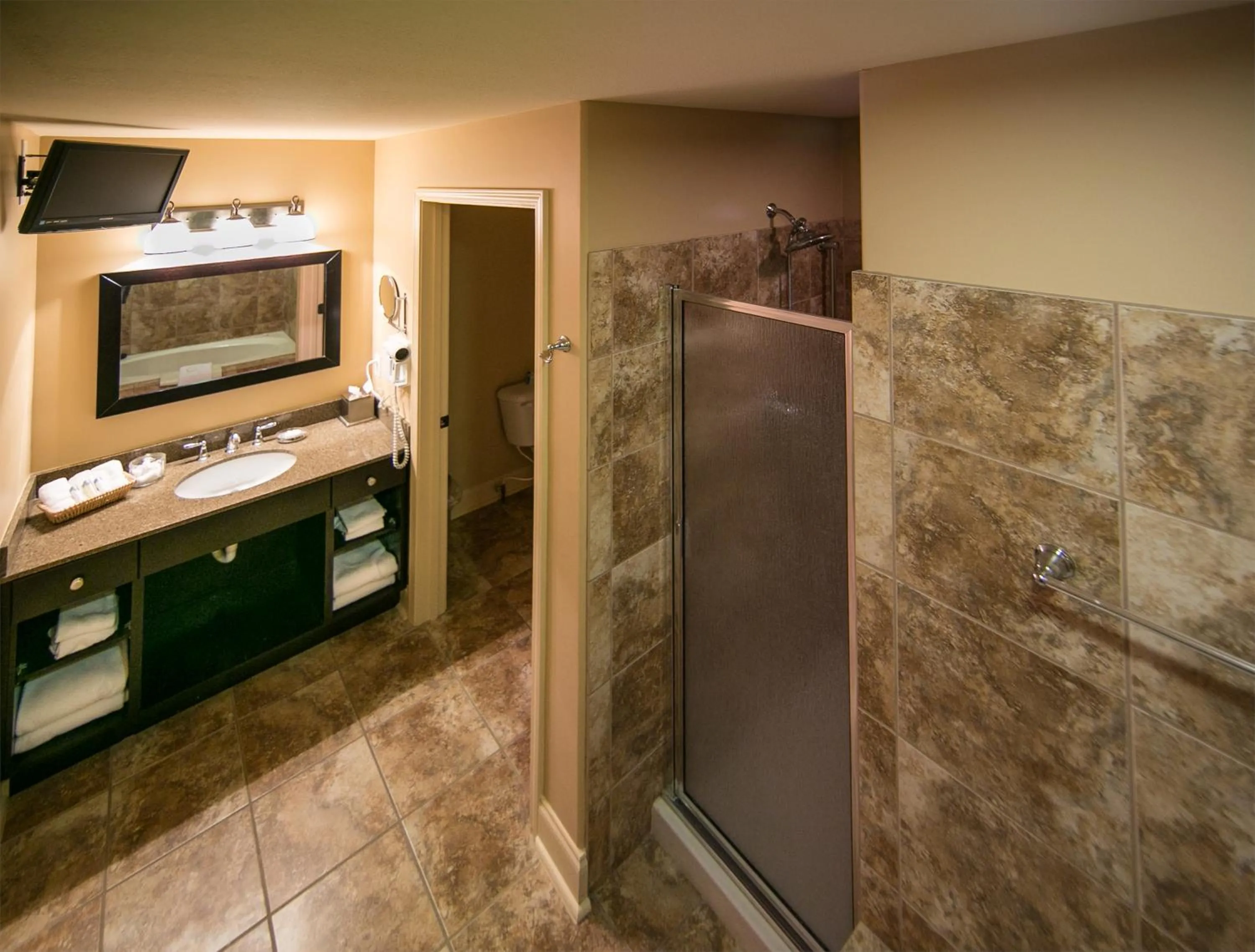 Bathroom in Lodge of Four Seasons Golf Resort, Marina & Spa