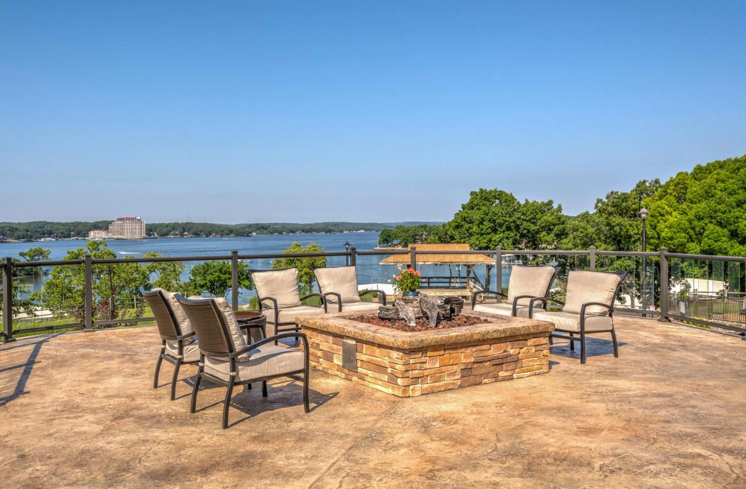 Balcony/Terrace in Lodge of Four Seasons Golf Resort, Marina & Spa