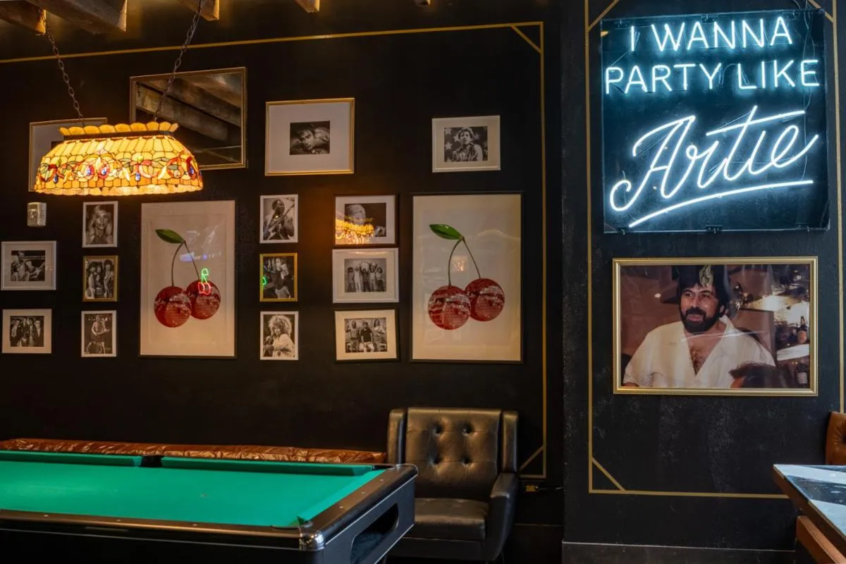 Lounge or bar in Pod 39