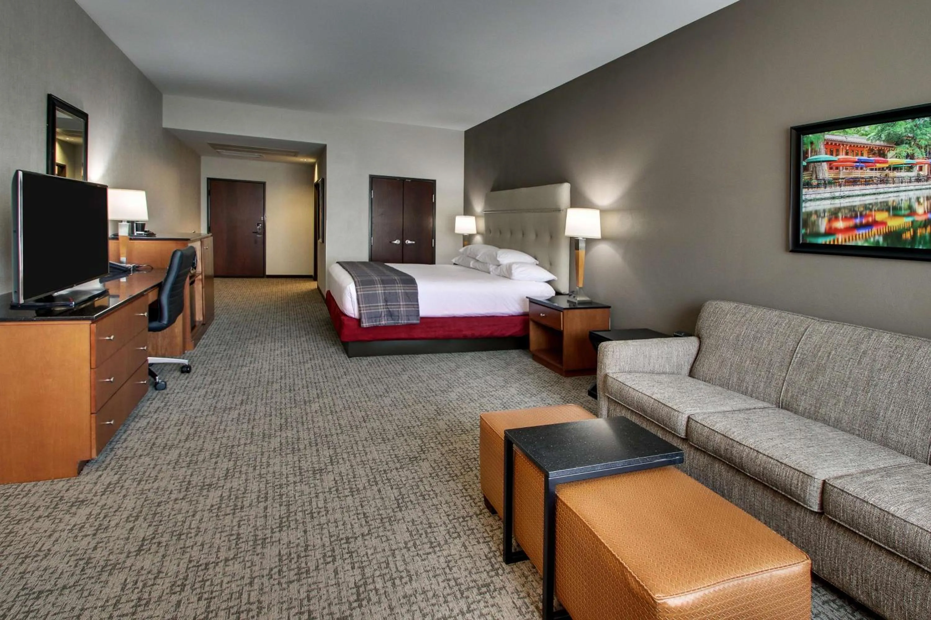 Bedroom, Bed in Drury Plaza Hotel San Antonio Riverwalk