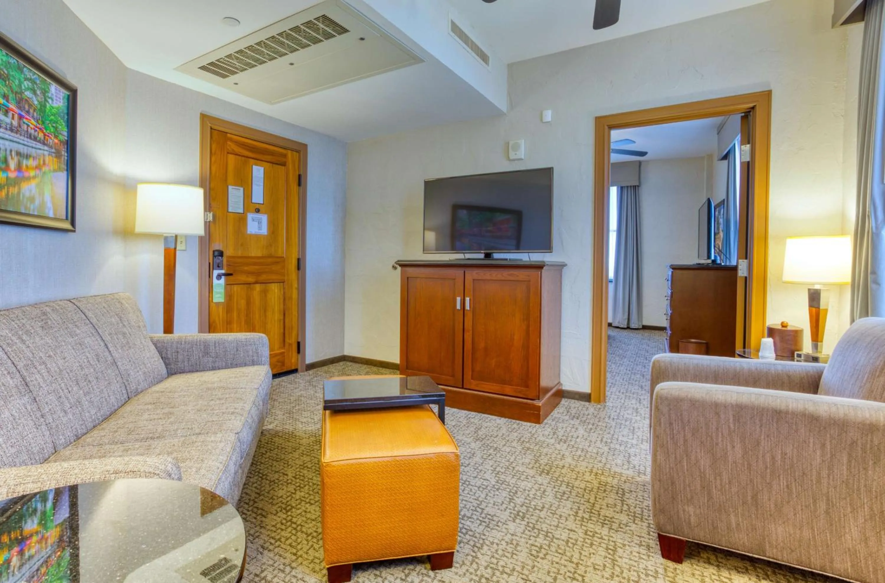 Photo of the whole room in Drury Plaza Hotel San Antonio Riverwalk