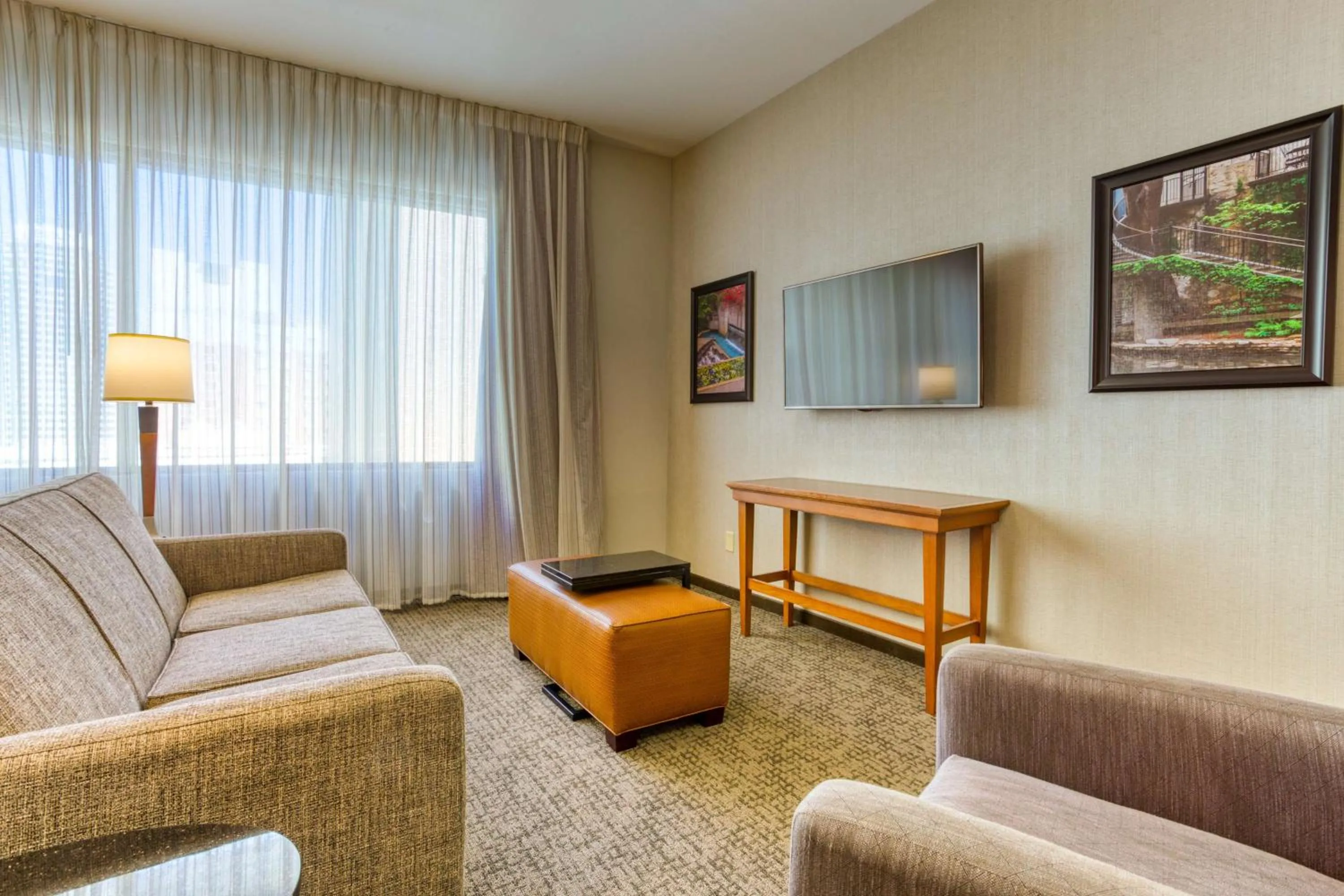 Photo of the whole room in Drury Plaza Hotel San Antonio Riverwalk