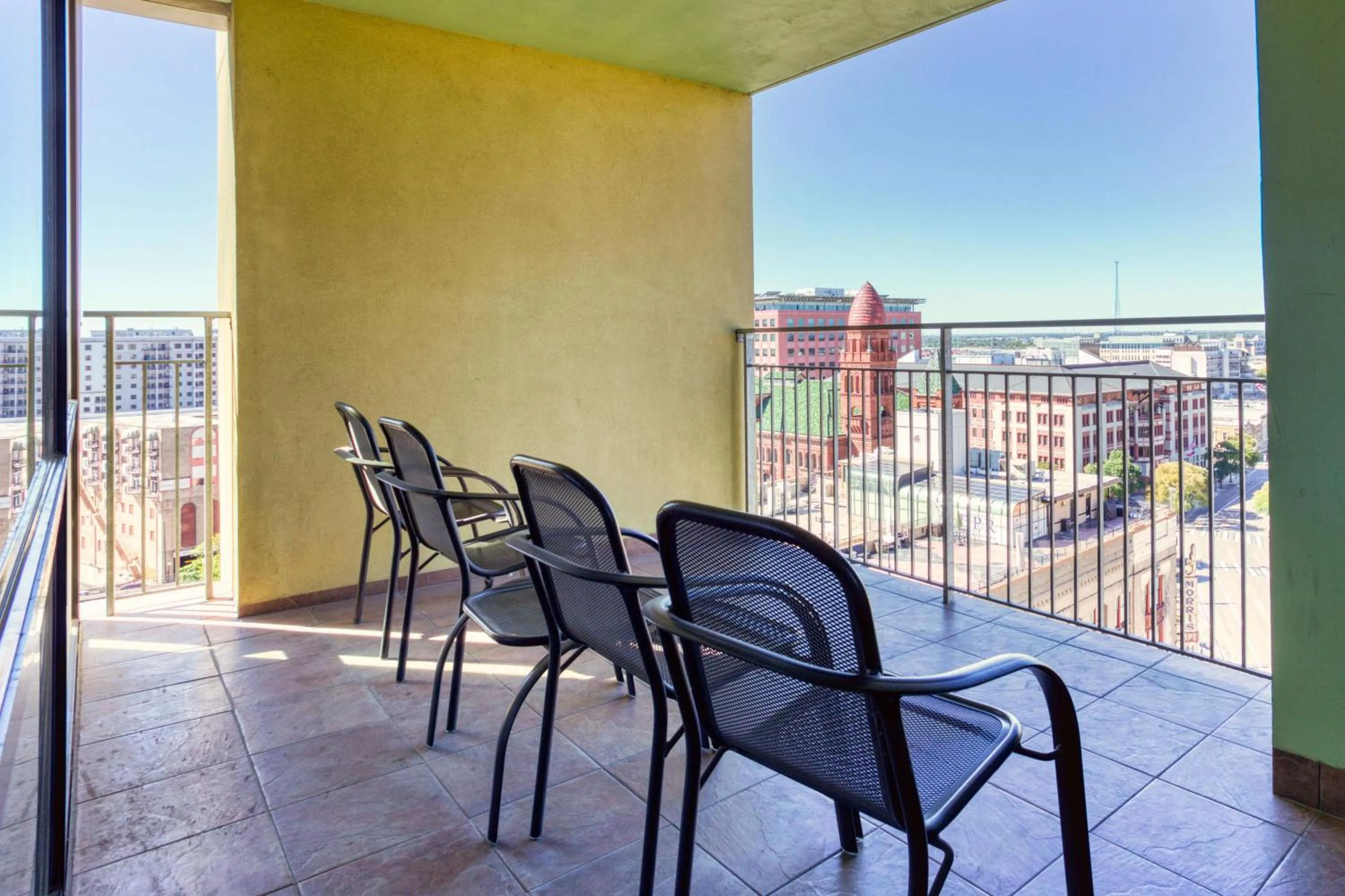 Photo of the whole room in Drury Plaza Hotel San Antonio Riverwalk