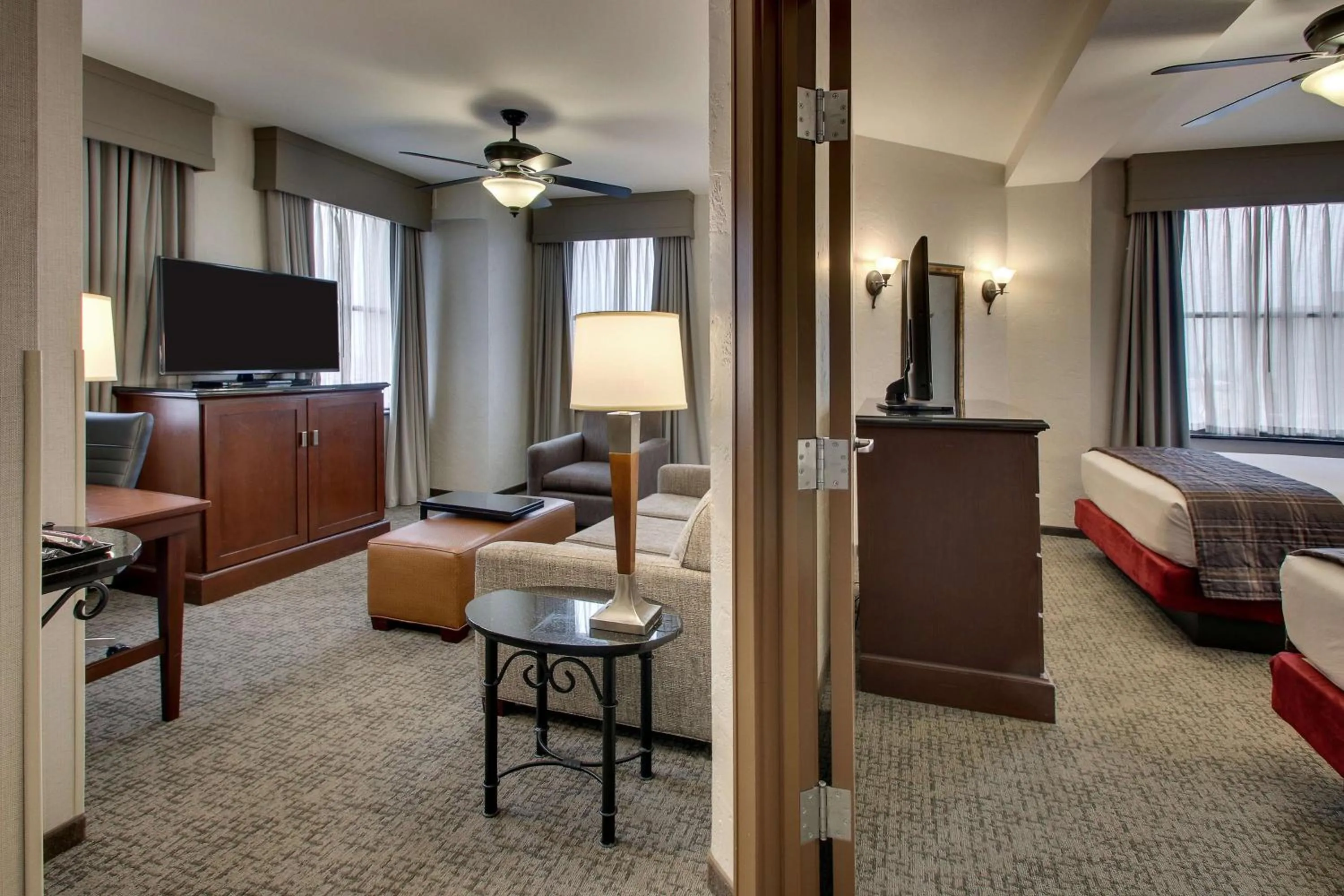 Bedroom, Bed in Drury Plaza Hotel San Antonio Riverwalk