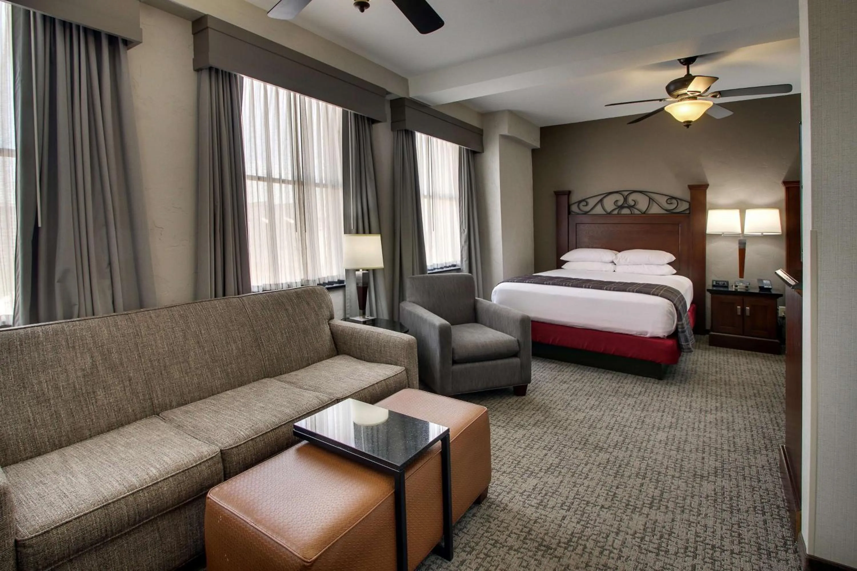 Bedroom, Bed in Drury Plaza Hotel San Antonio Riverwalk