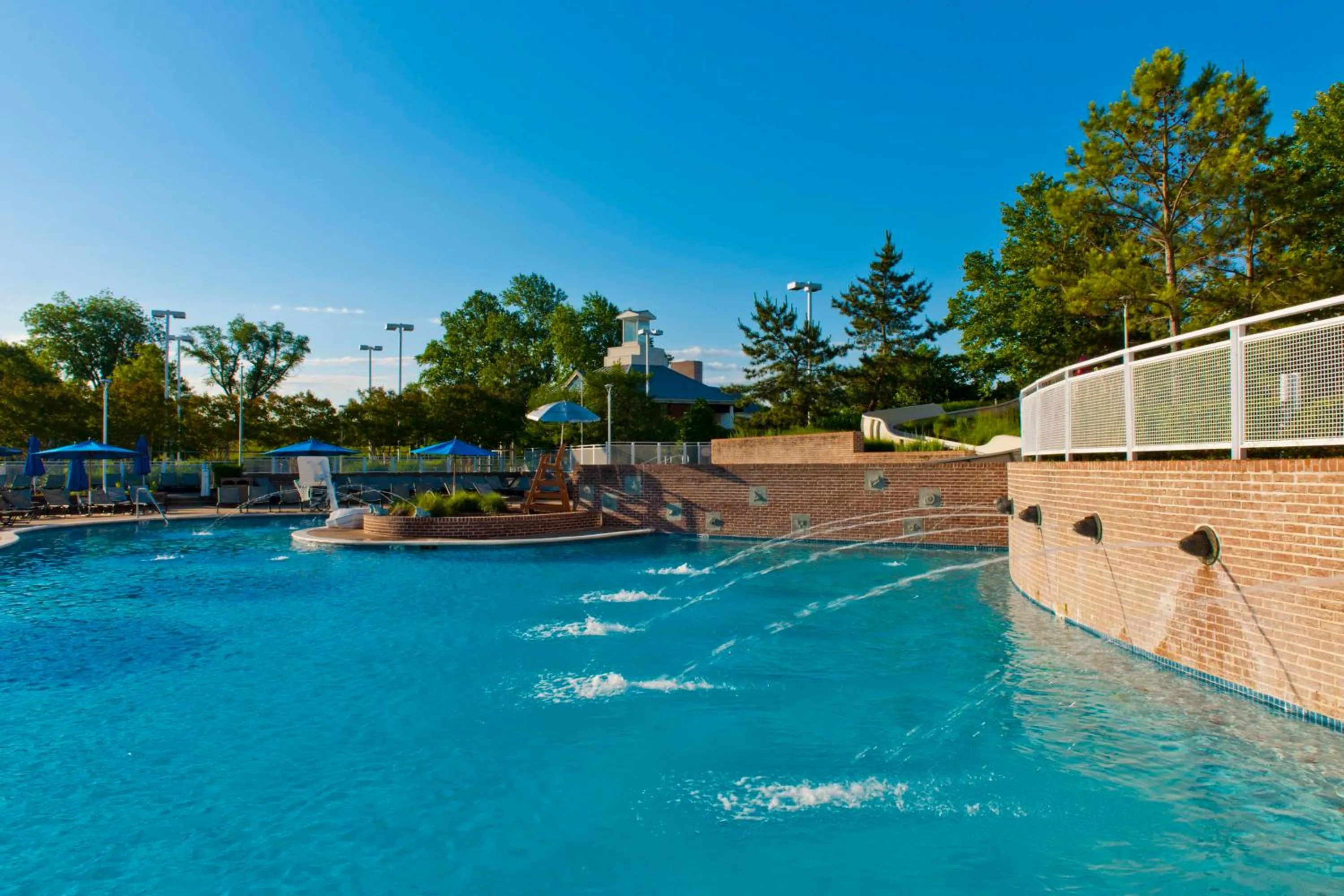 Swimming pool in Hyatt Regency Chesapeake Bay Golf Resort, Spa & Marina