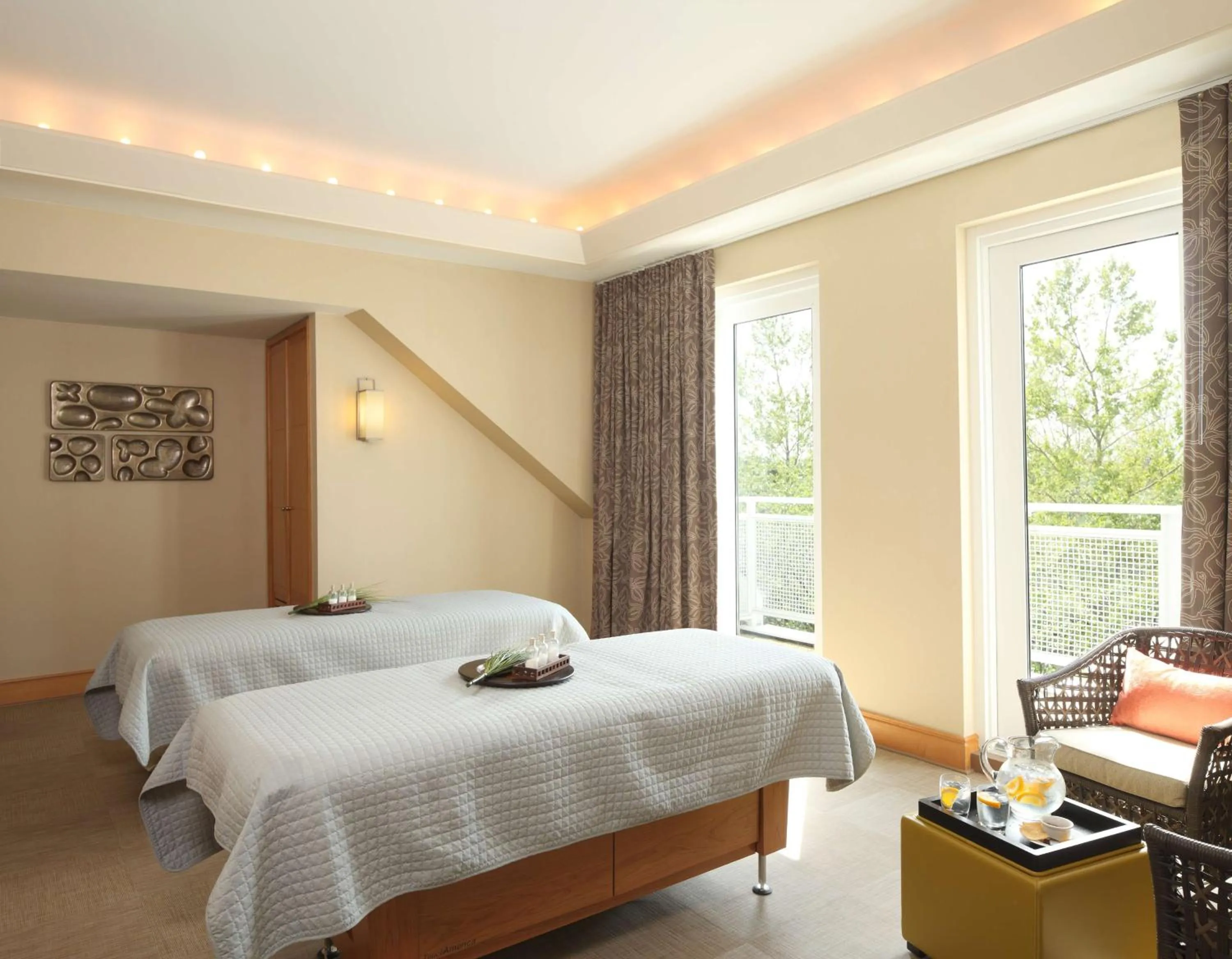 Spa and wellness centre/facilities, Bed in Hyatt Regency Chesapeake Bay Golf Resort, Spa & Marina