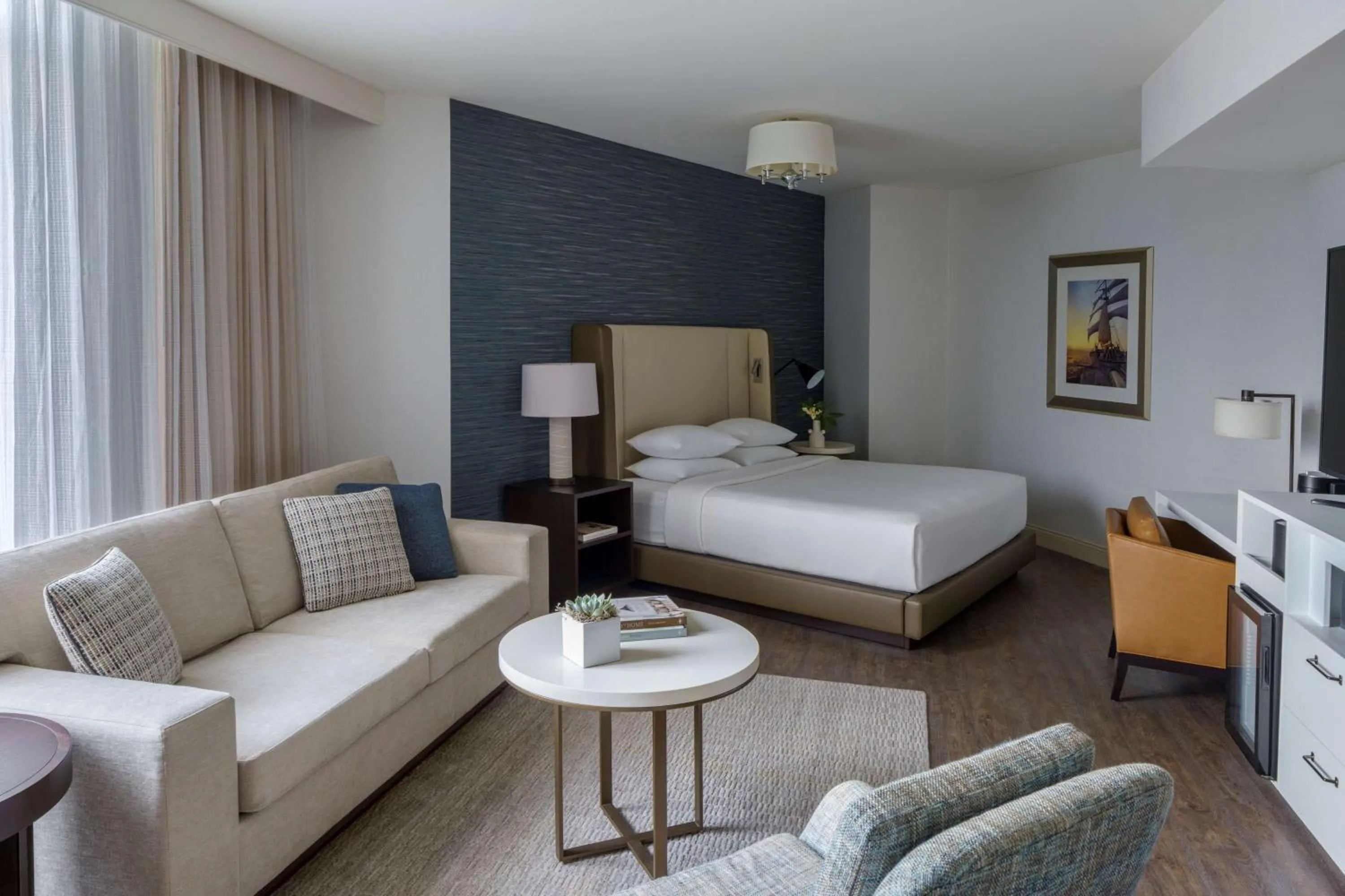 Photo of the whole room, Bed in Hyatt Regency Chesapeake Bay Golf Resort, Spa & Marina