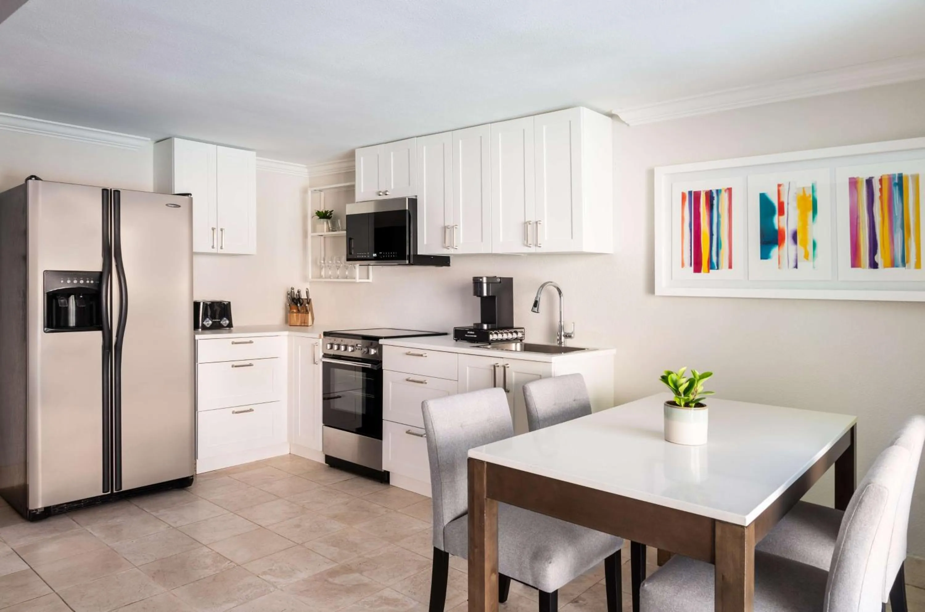 Photo of the whole room in Hyatt Regency Newport Beach