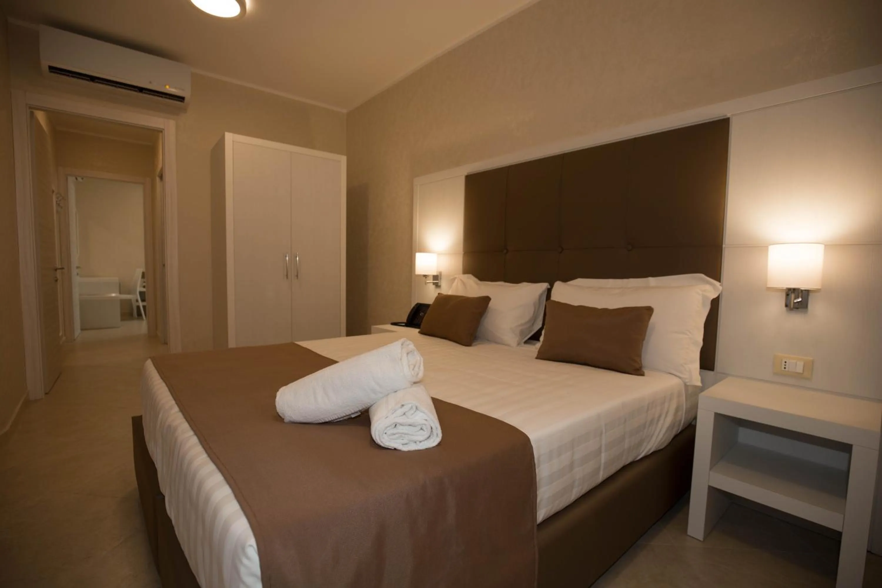 Bed in La Serenissima Hotel