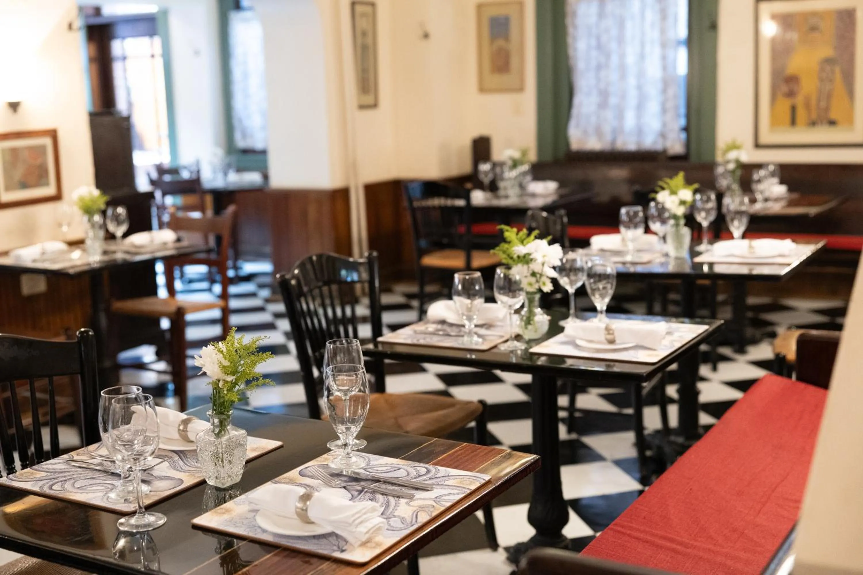 Restaurant/places to eat in Hotel Tabard Inn