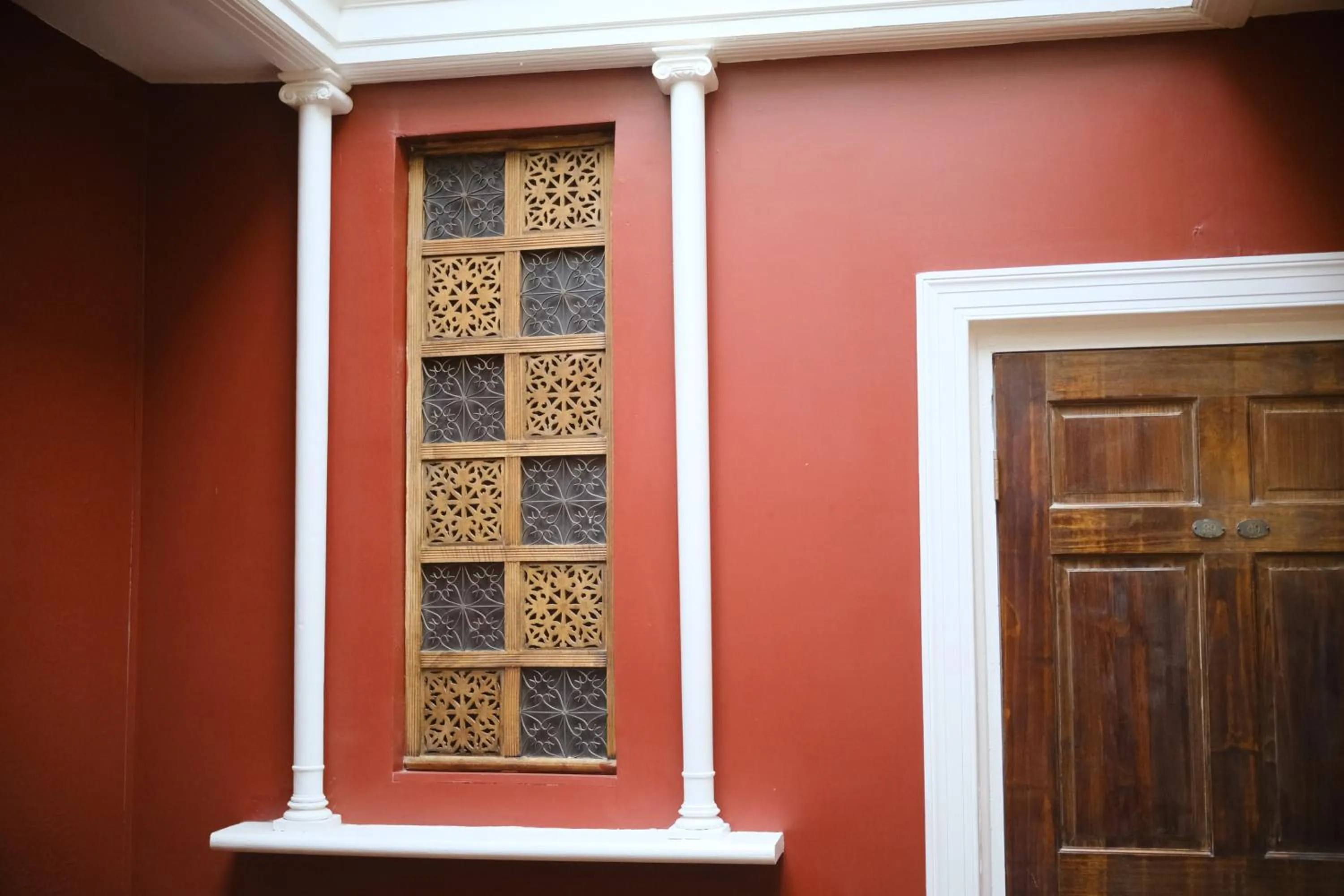 Decorative detail in Hotel Tabard Inn