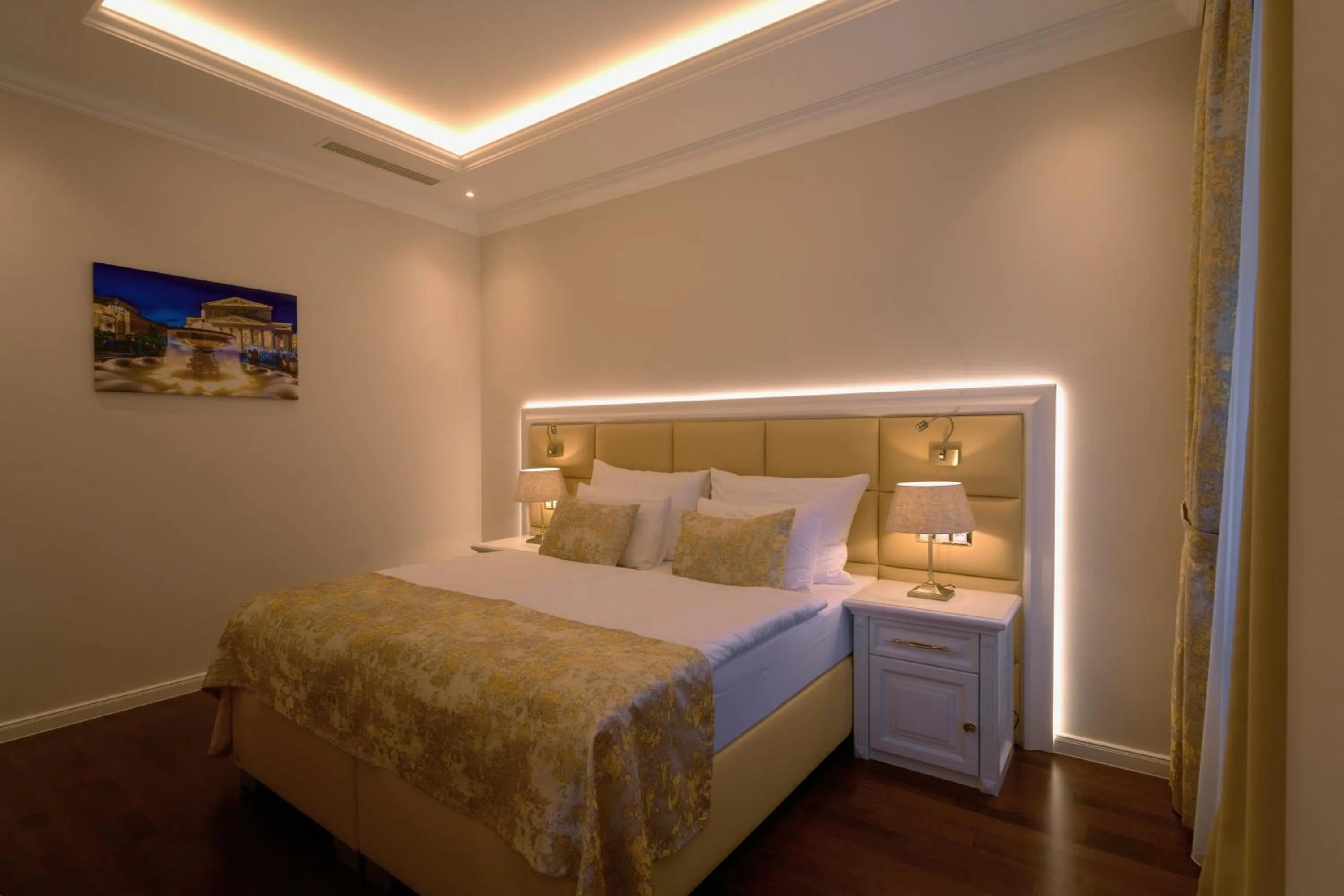 Bed in Golden Key Boutique Hotel