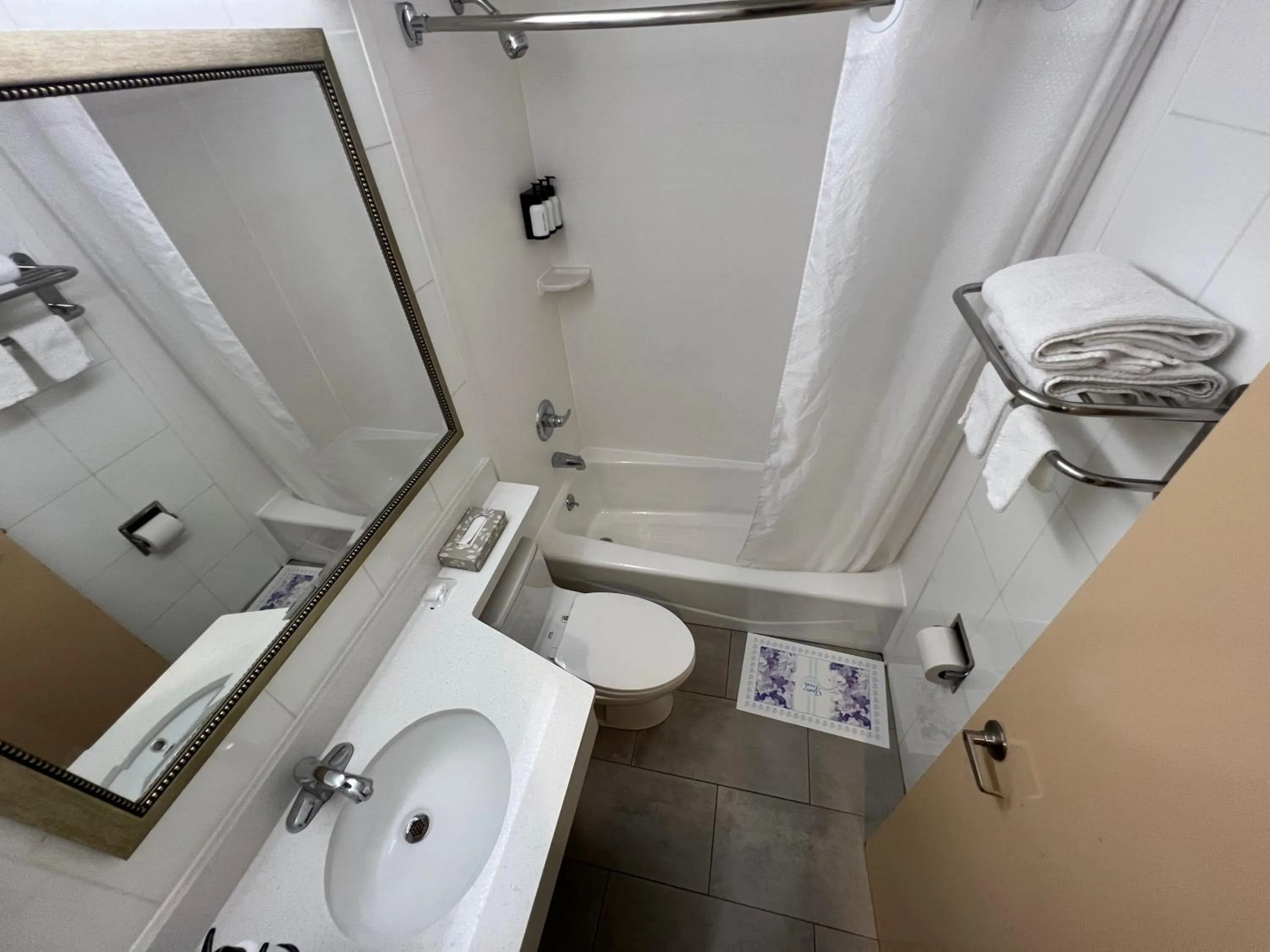 Shower in Atlantic Motor Inn