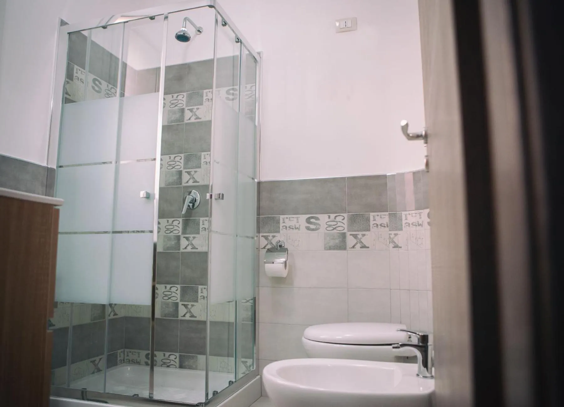 Shower in La Trinacria