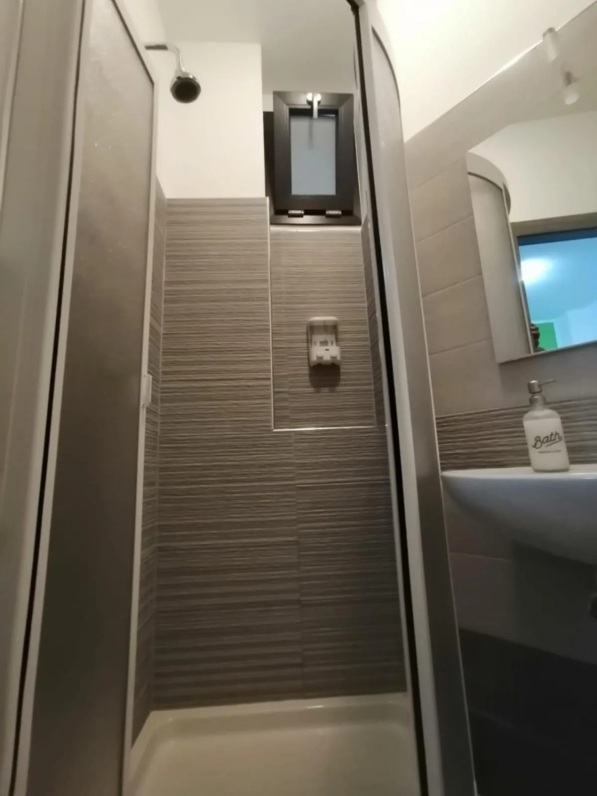 Shower in La Trinacria