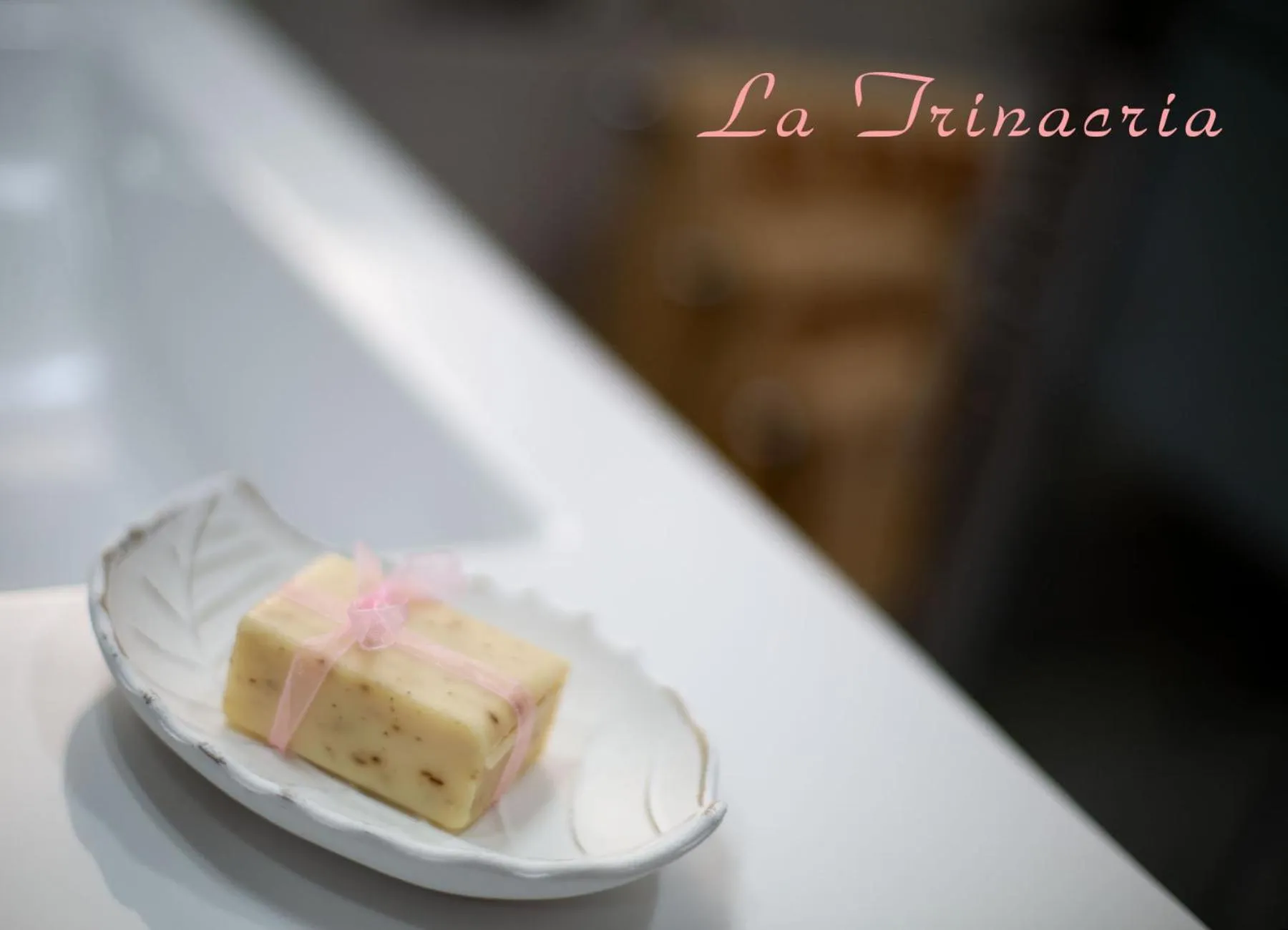 Text overlay in La Trinacria