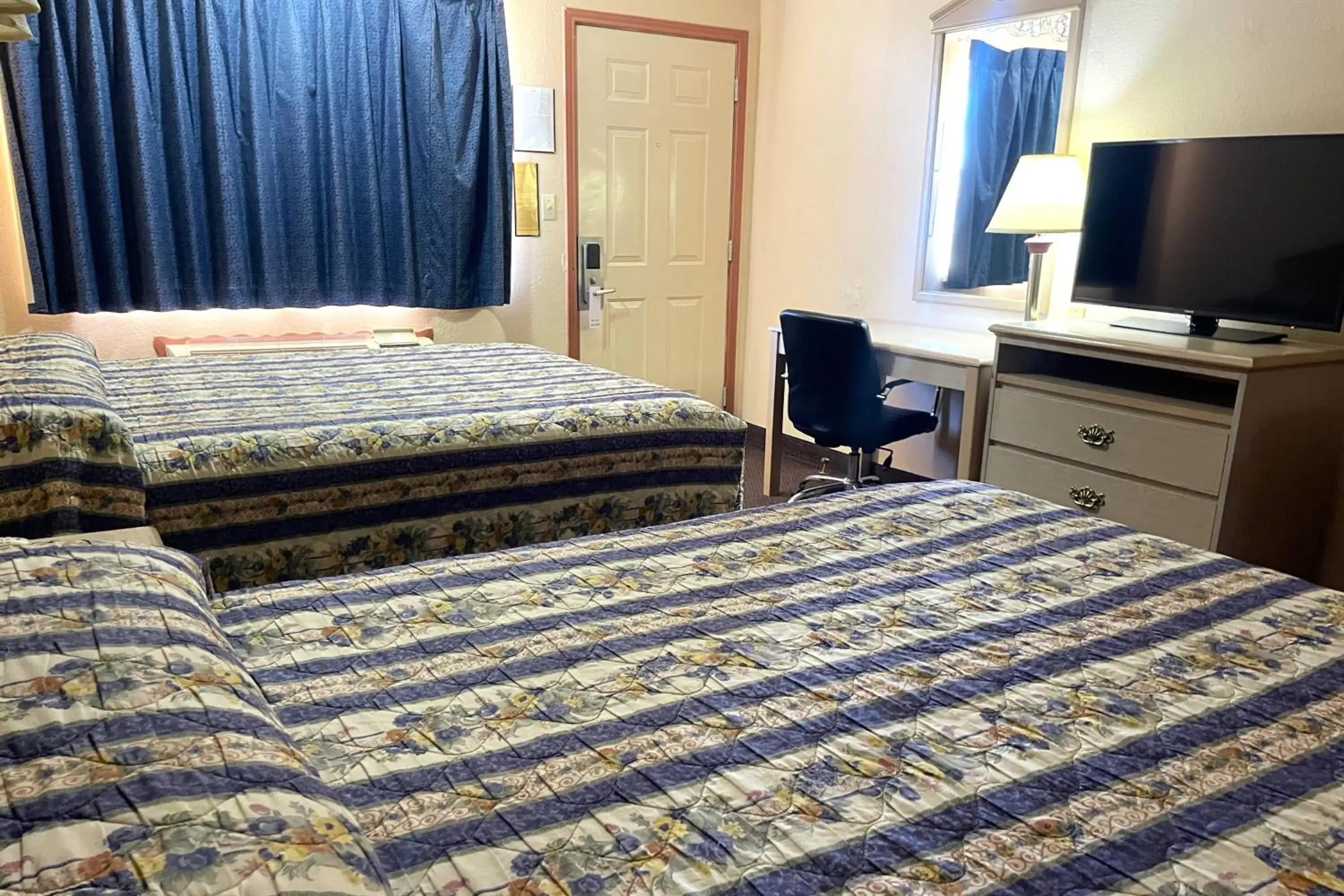 2 Queen Beds Non-Smoking in Seminole Inn Near New Mexico Hwy 62 2 Queen Beds Non-Smoking in Seminole Inn Near New Mexico Hwy 62