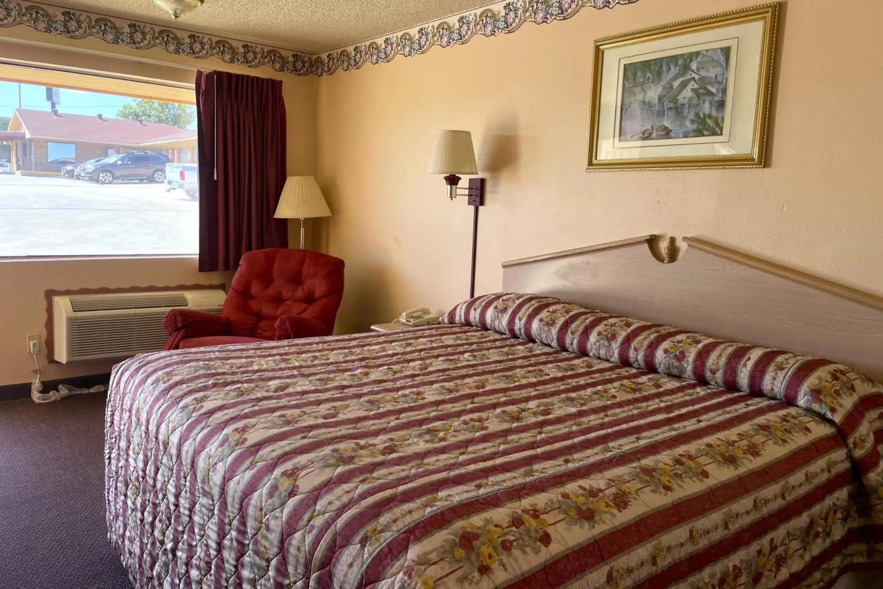 King Bed Non-Smoking in Seminole Inn Near New Mexico Hwy 62 King Bed Non-Smoking in Seminole Inn Near New Mexico Hwy 62