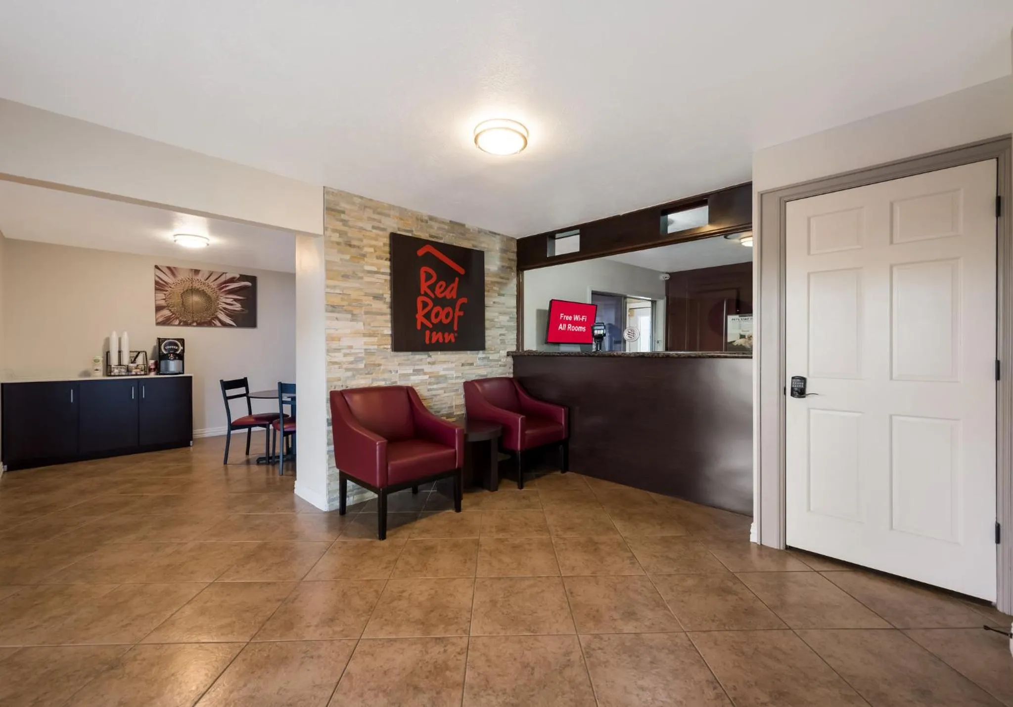 Lobby or reception in Red Roof Inn Madisonville