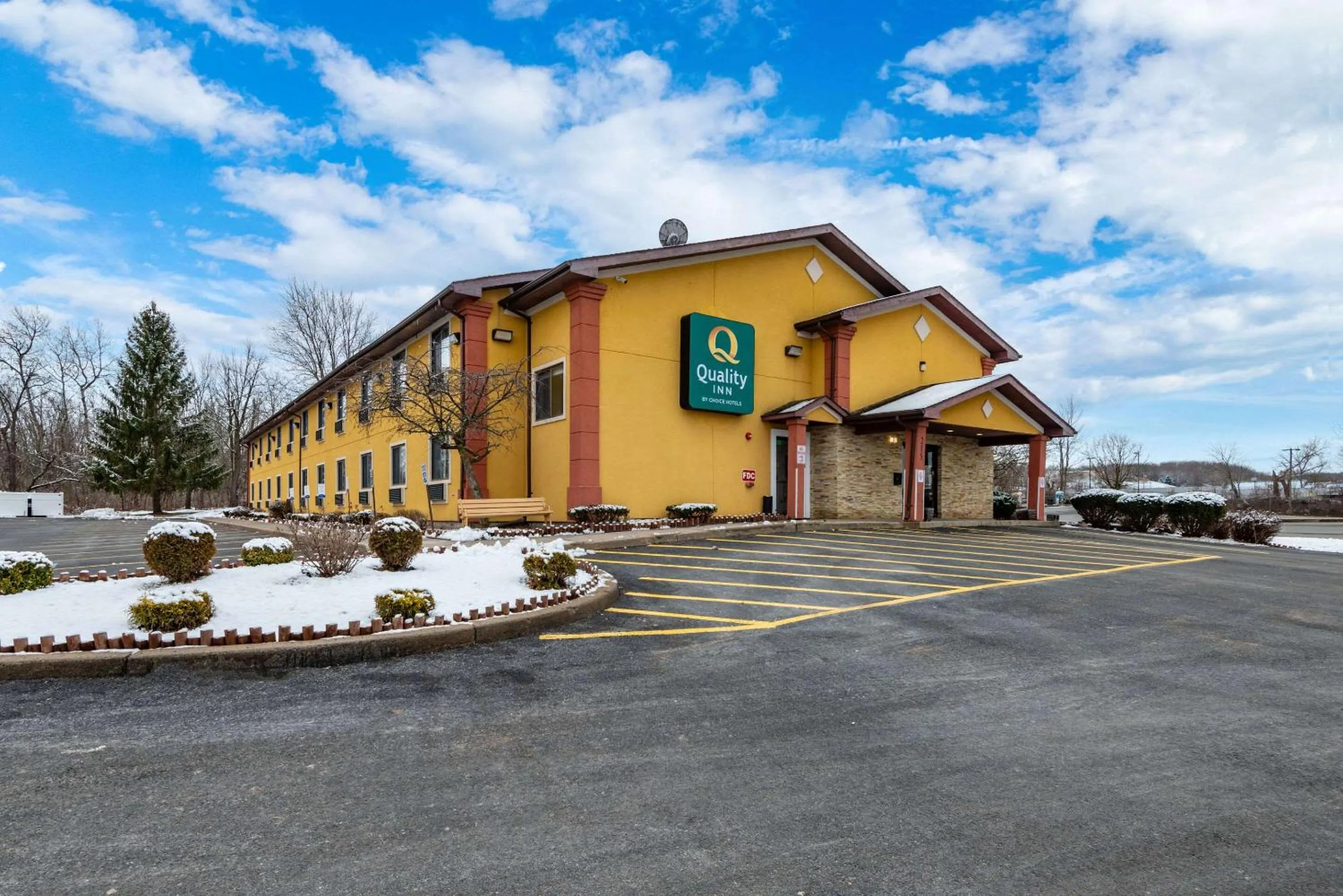 Property building in Quality Inn Oneida near Casino