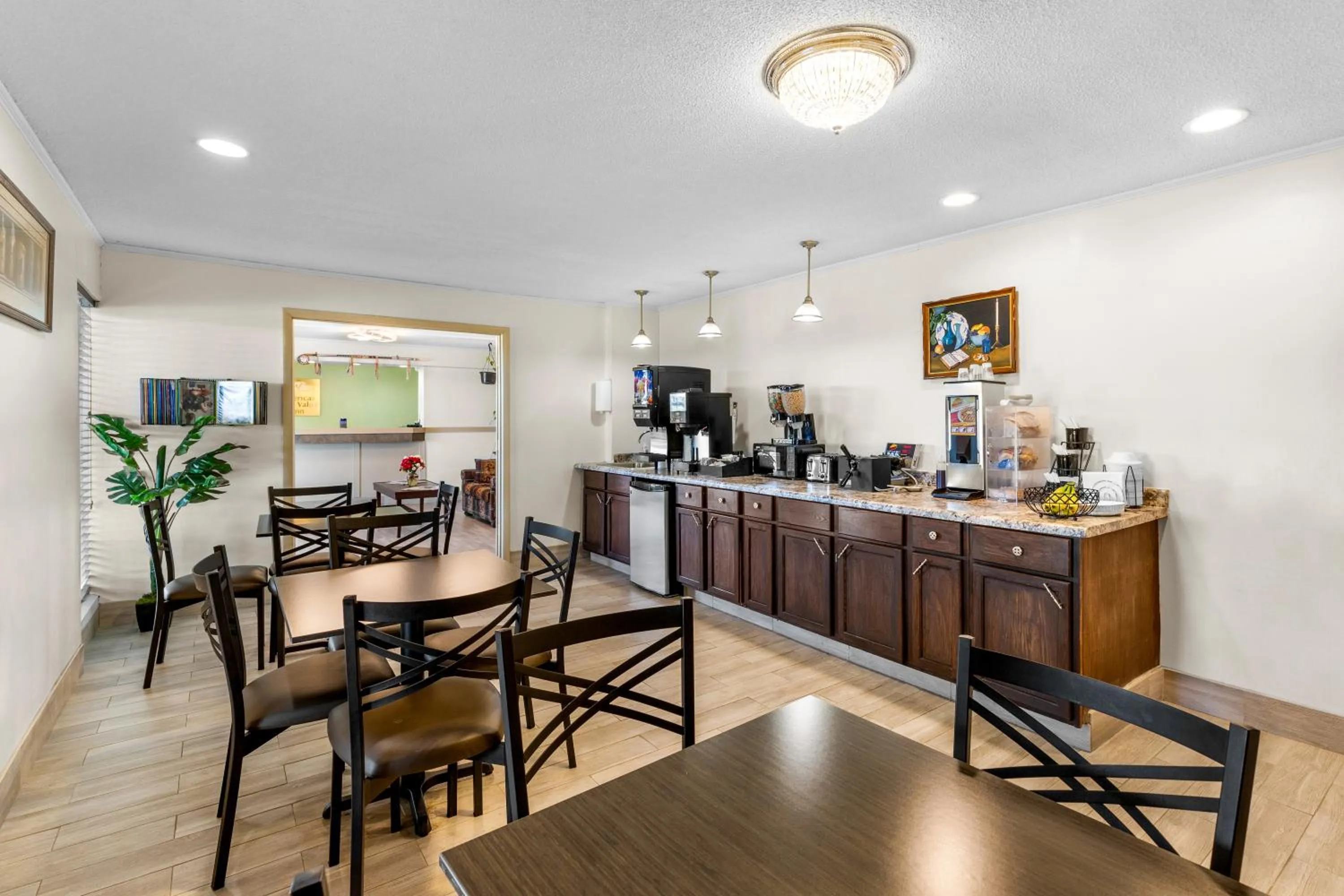 Seating area in Americas Best Value Inn Belleville