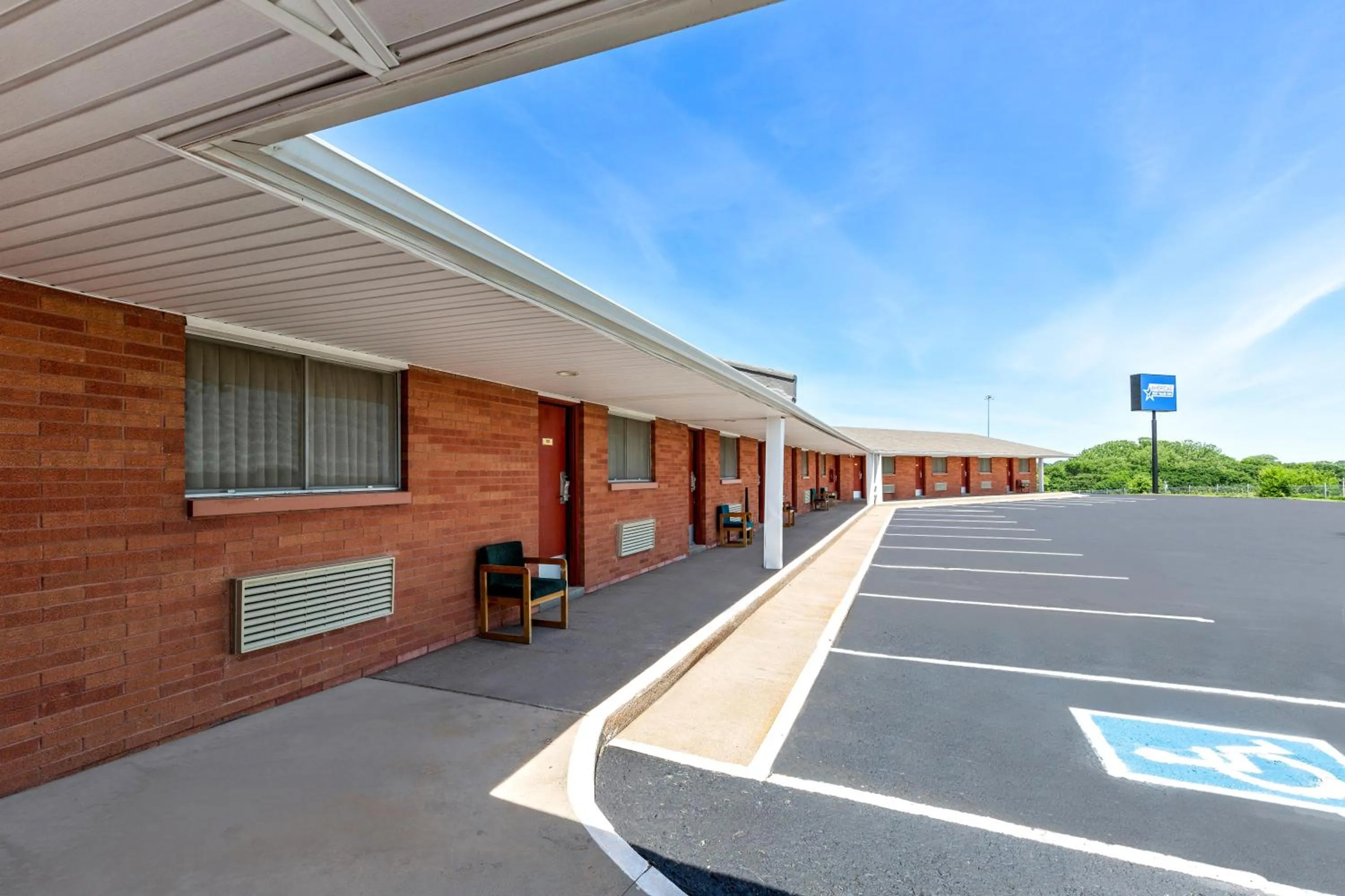 Property building in Americas Best Value Inn Belleville