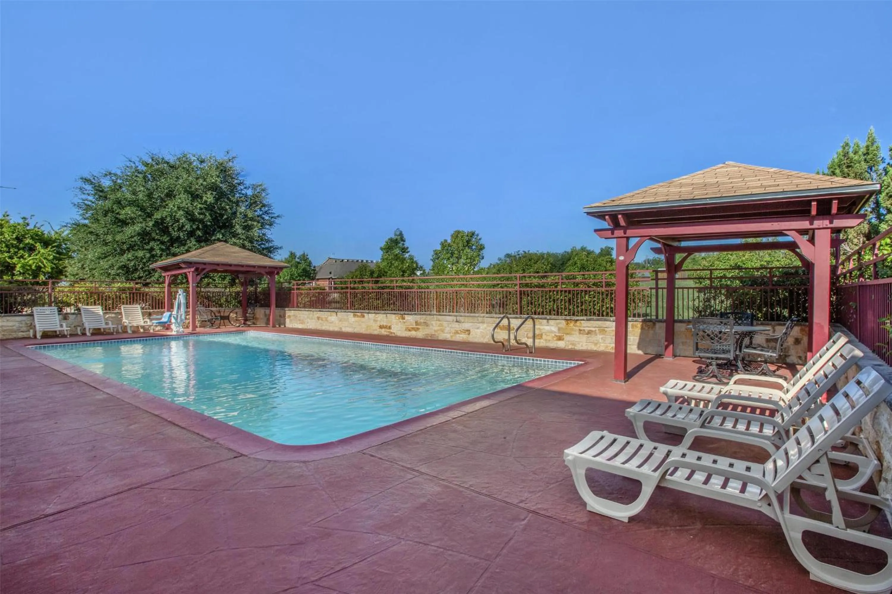 Pool view in Best Western Brady Inn