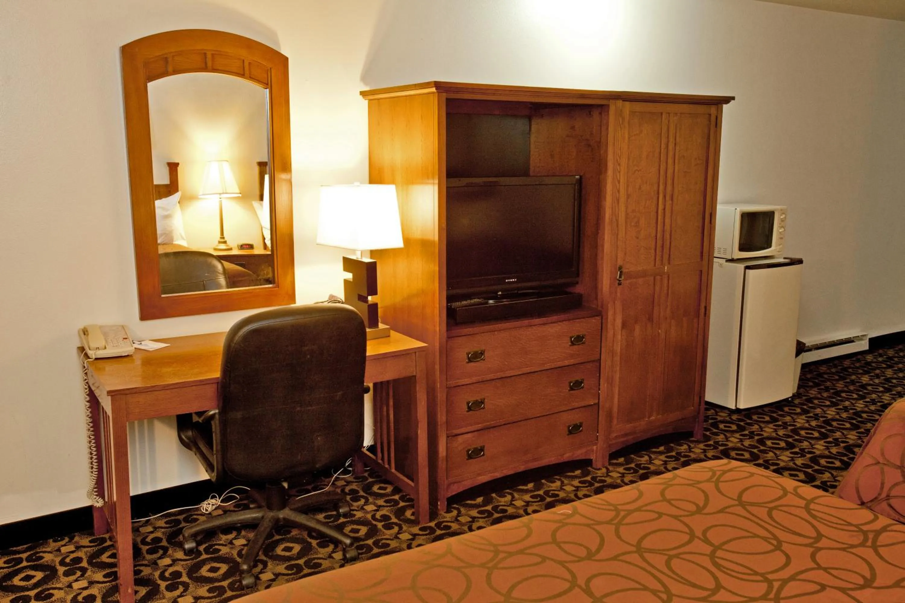 Bed in Americas Best Value Inn Roosevelt/Ballard