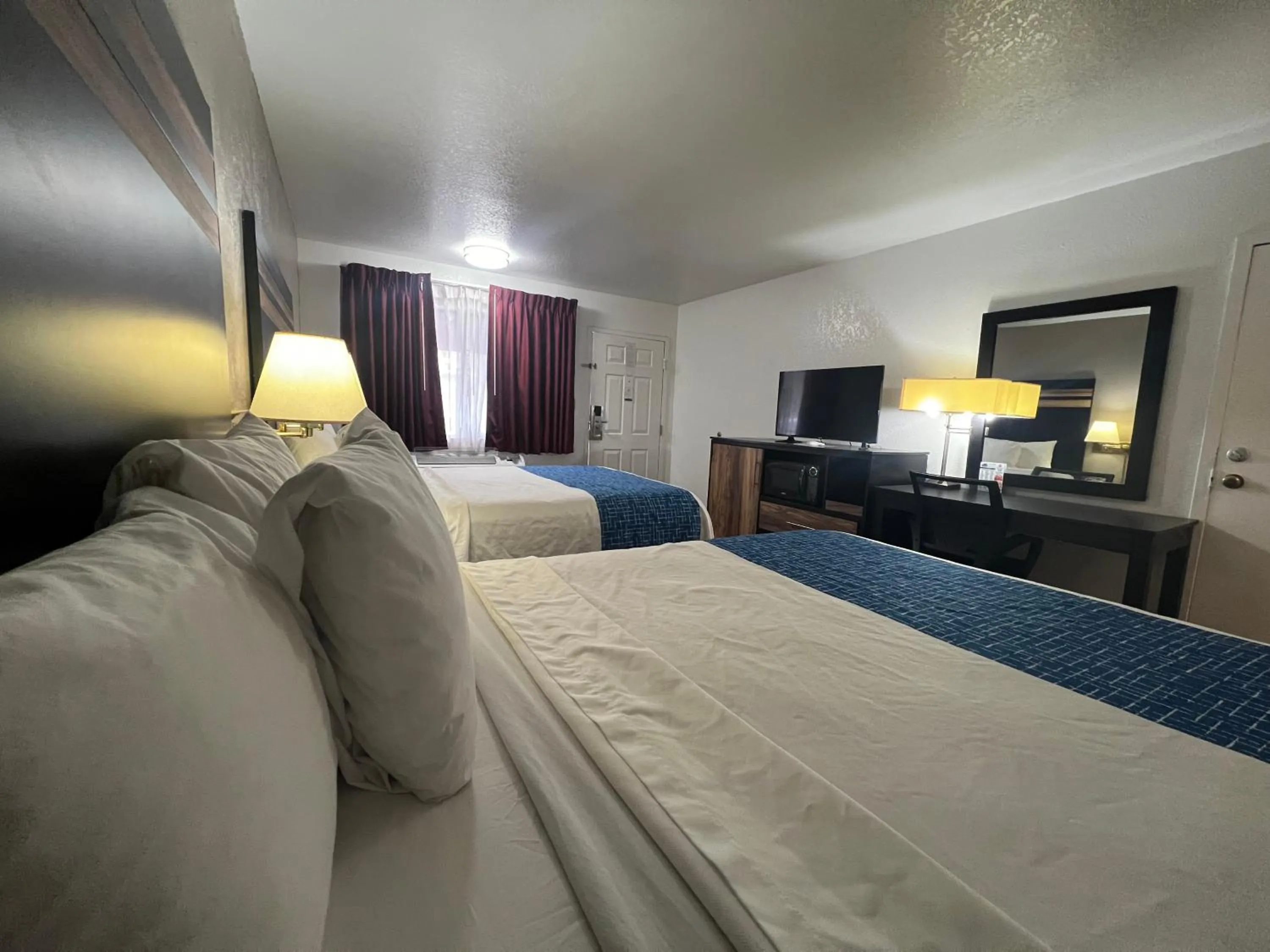 Bedroom, Bed in Travelodge by Wyndham Truth or Consequences