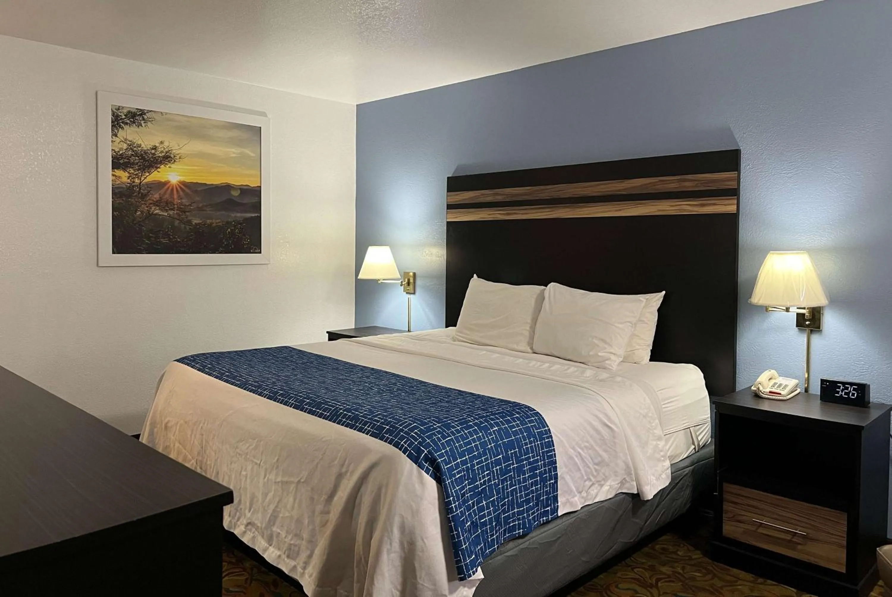 Photo of the whole room, Bed in Travelodge by Wyndham Truth or Consequences