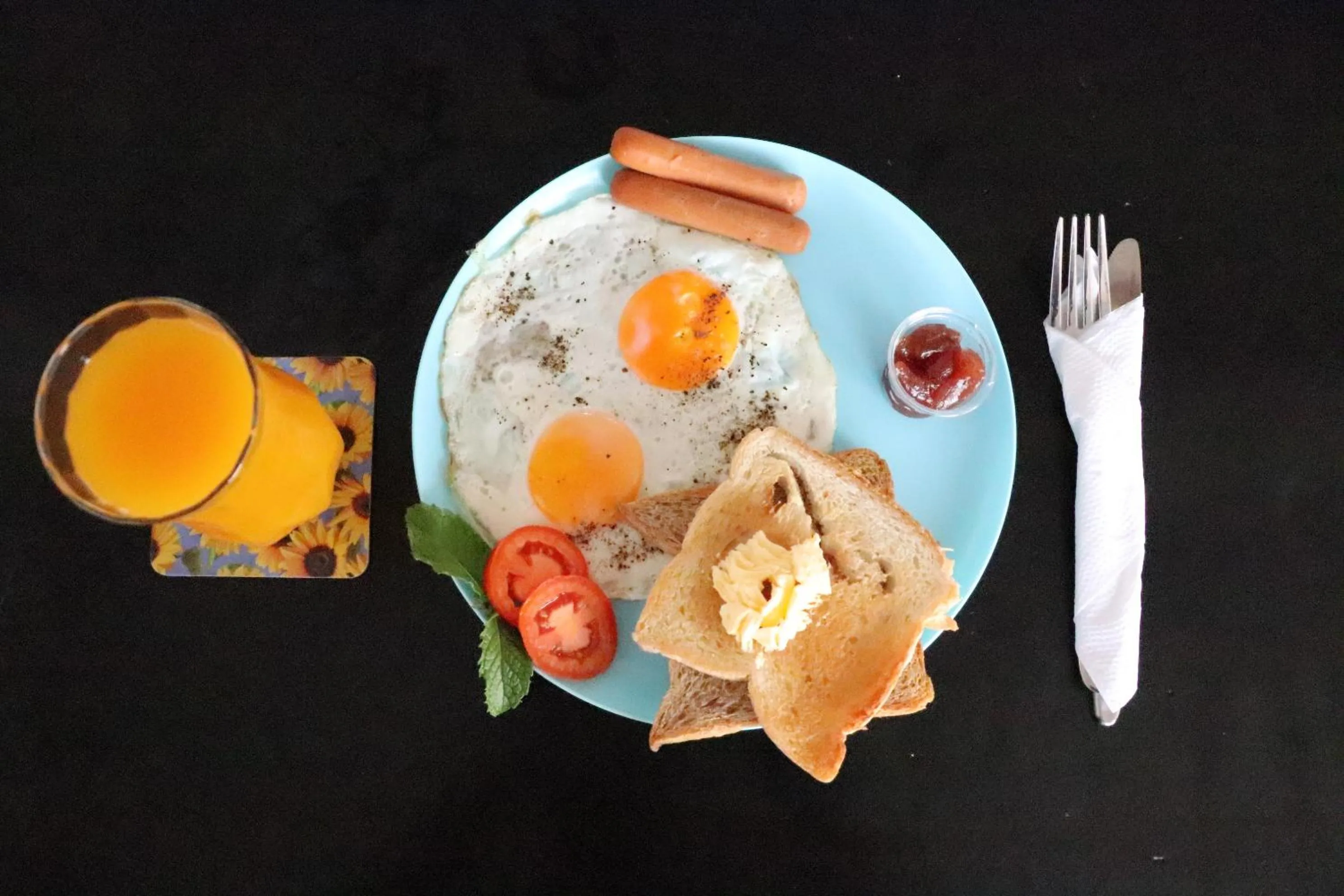 Breakfast in Miracle Colombo City Hostel