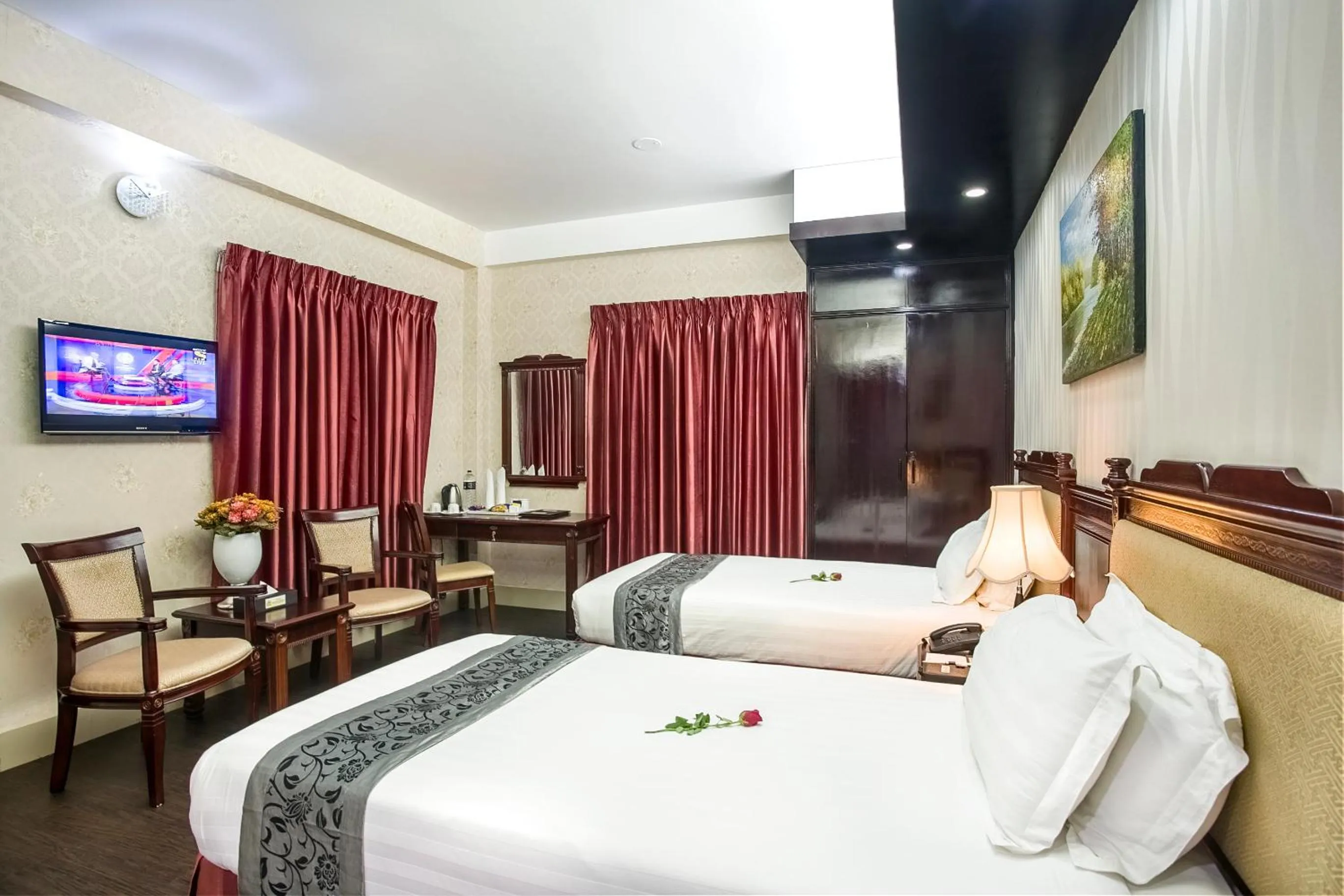 Communal lounge/ TV room, Bed in Hotel Highgarden