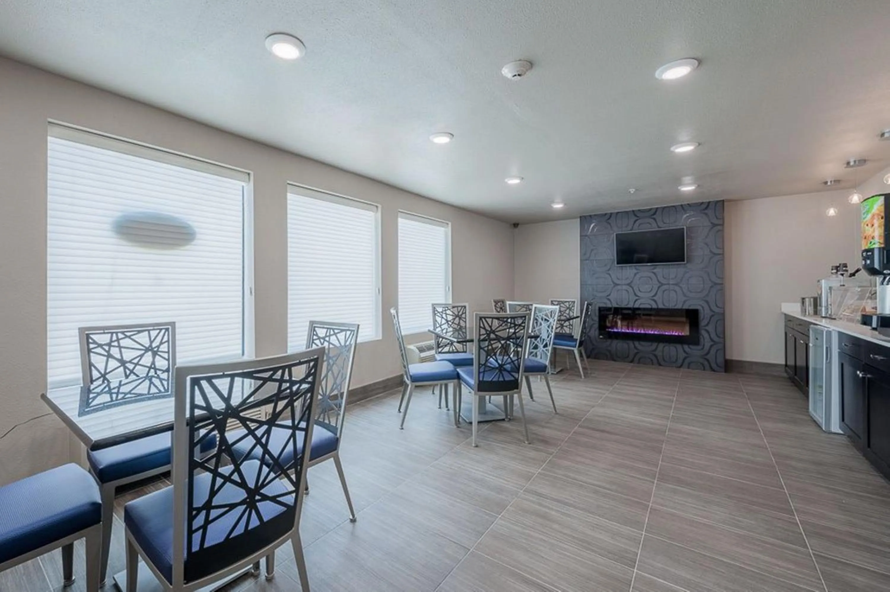 Dining area in Stratford House Inn