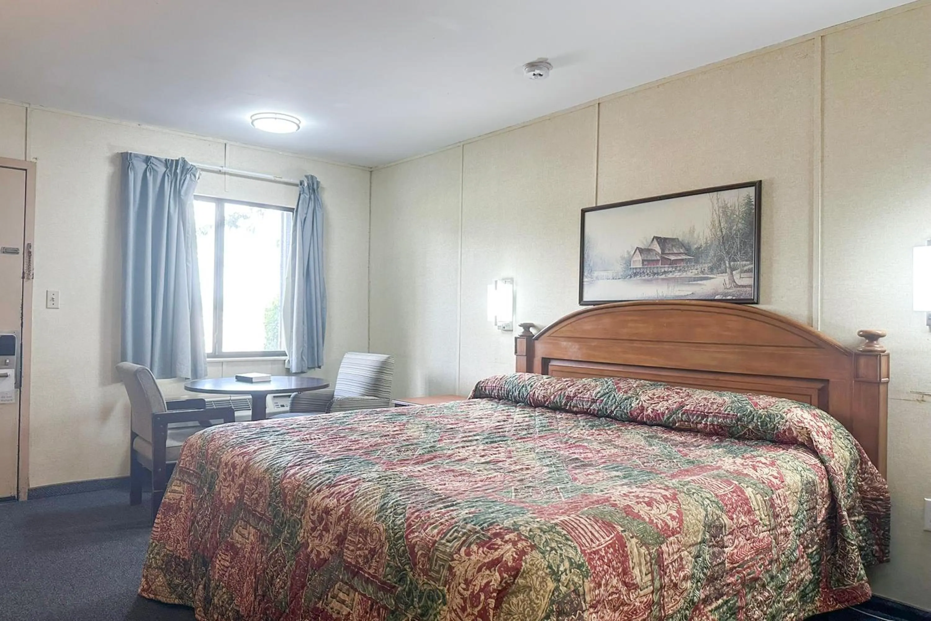 Bedroom, Bed in Louisville Inn by OYO Louisville Municipal Airport