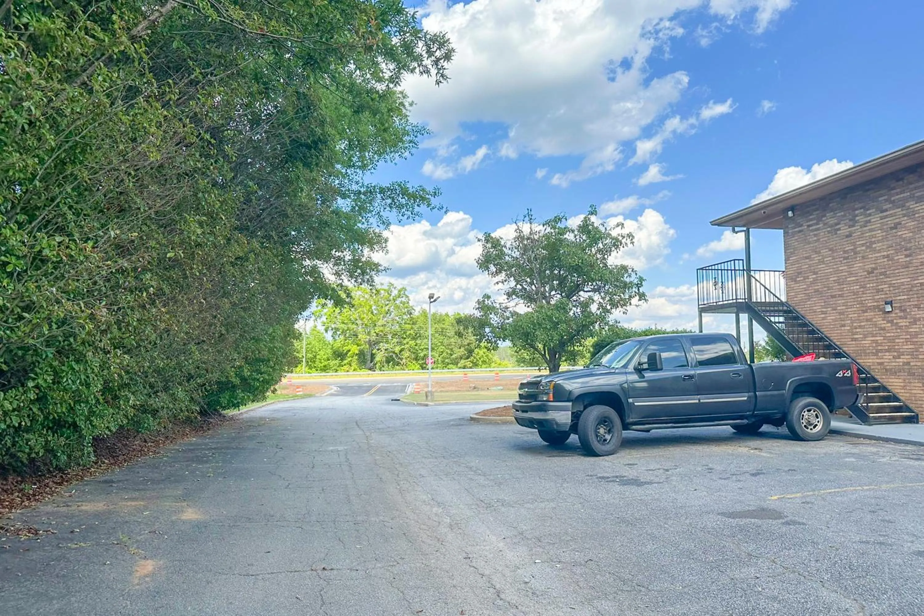 Parking in Louisville Inn by OYO Louisville Municipal Airport