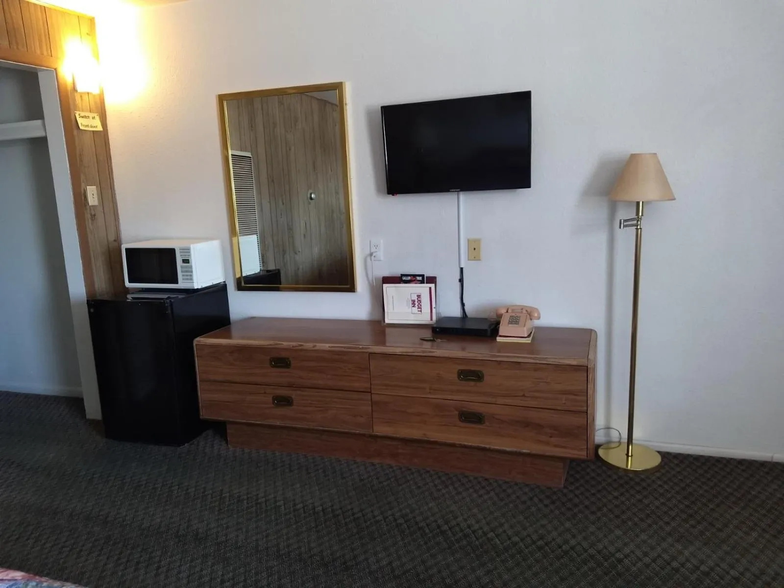 TV and multimedia, Bed in Budget Inn Motel Gallup