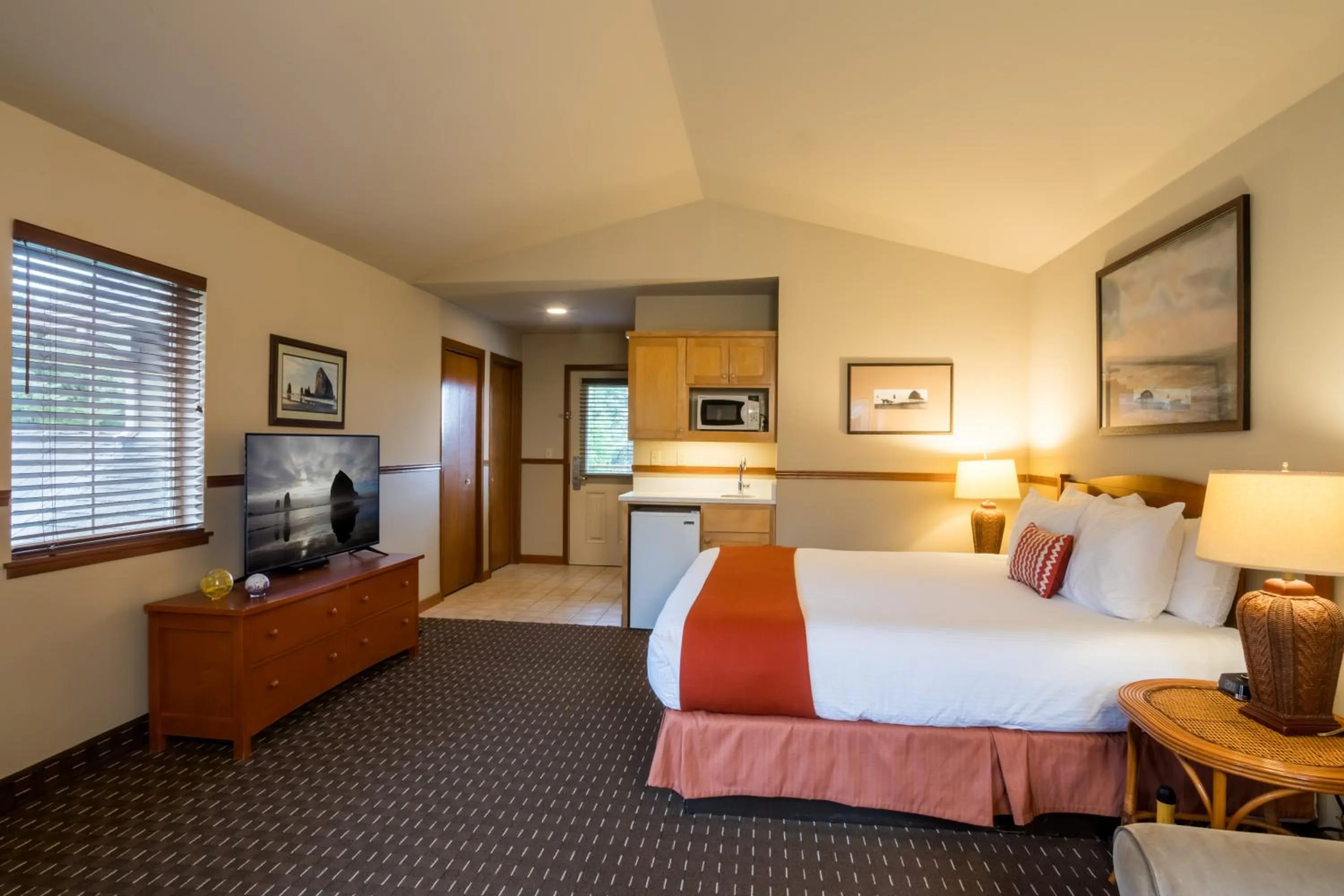 Bed in Inn at Cannon Beach