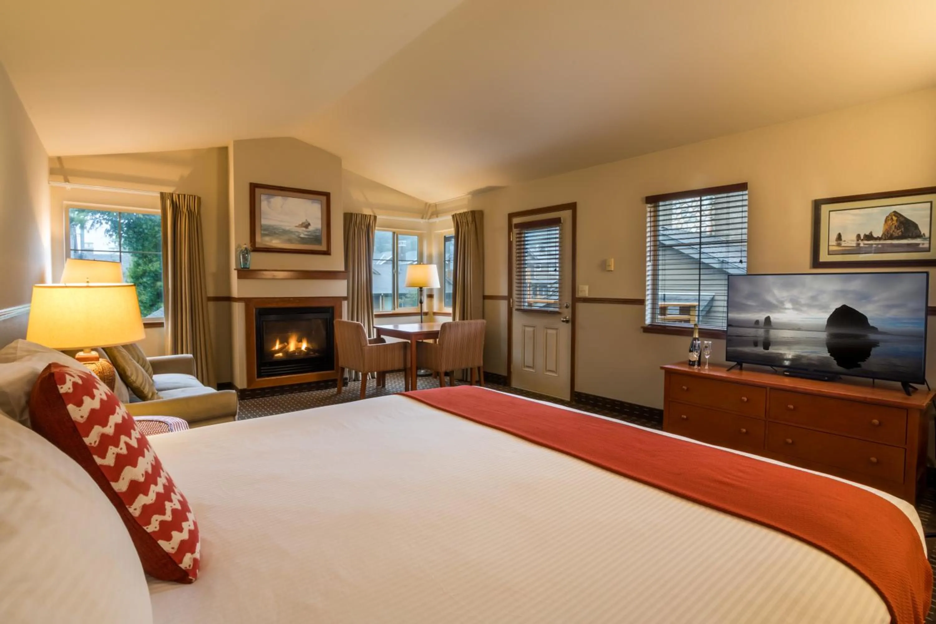 Bed in Inn at Cannon Beach