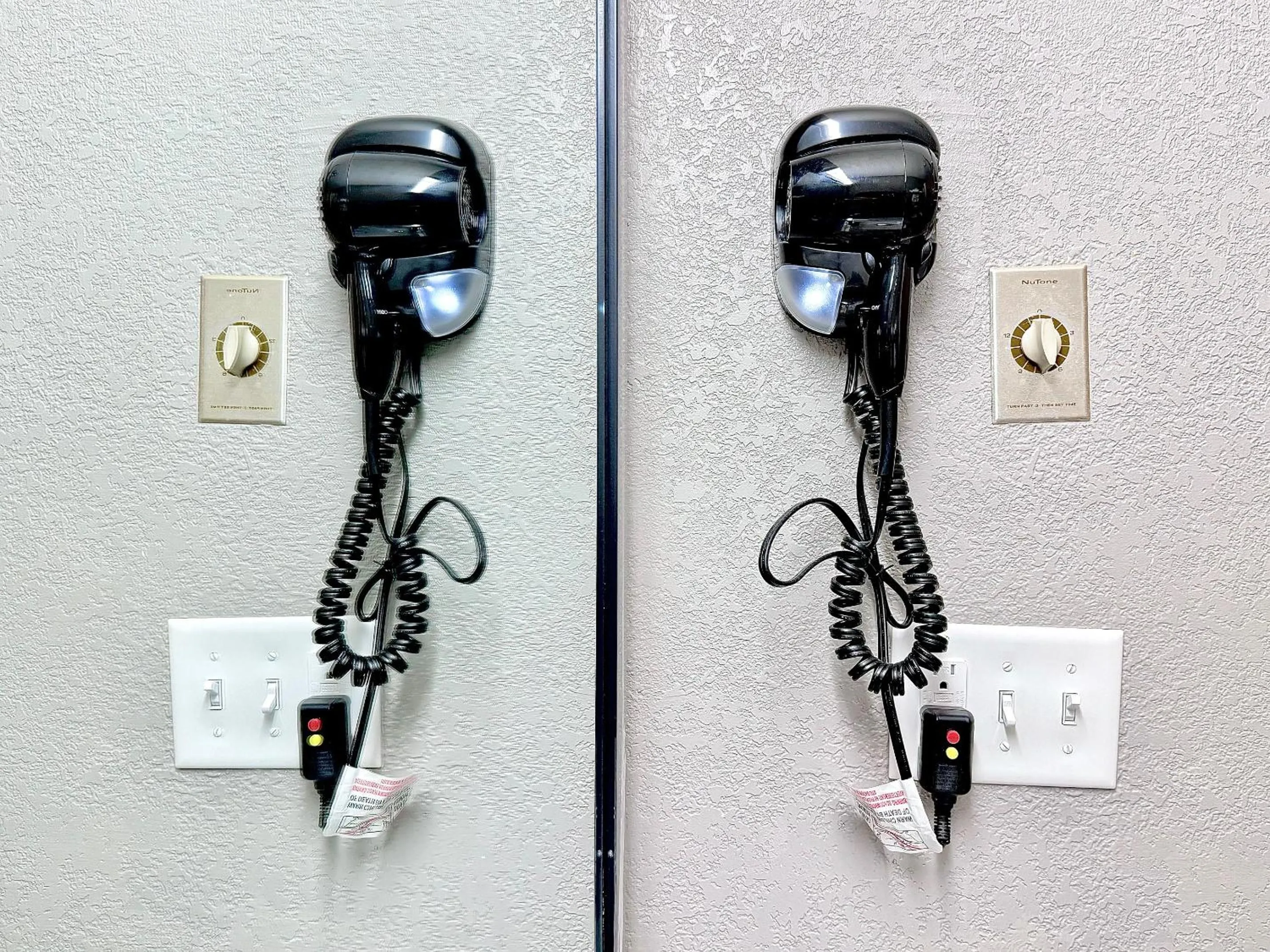 Bathroom in American Inn Cedar Rapids South