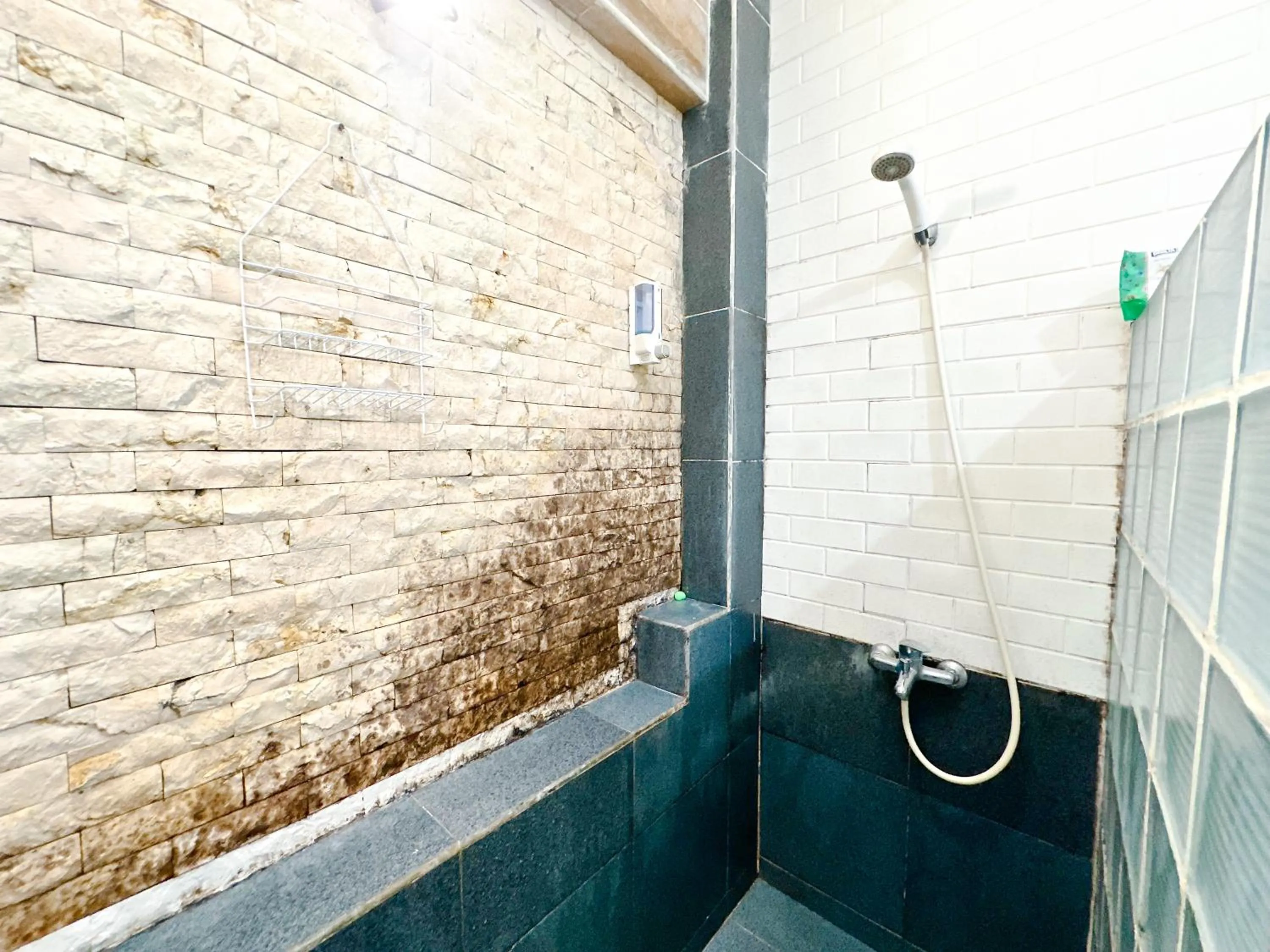 Shower in OsteL By OstiC