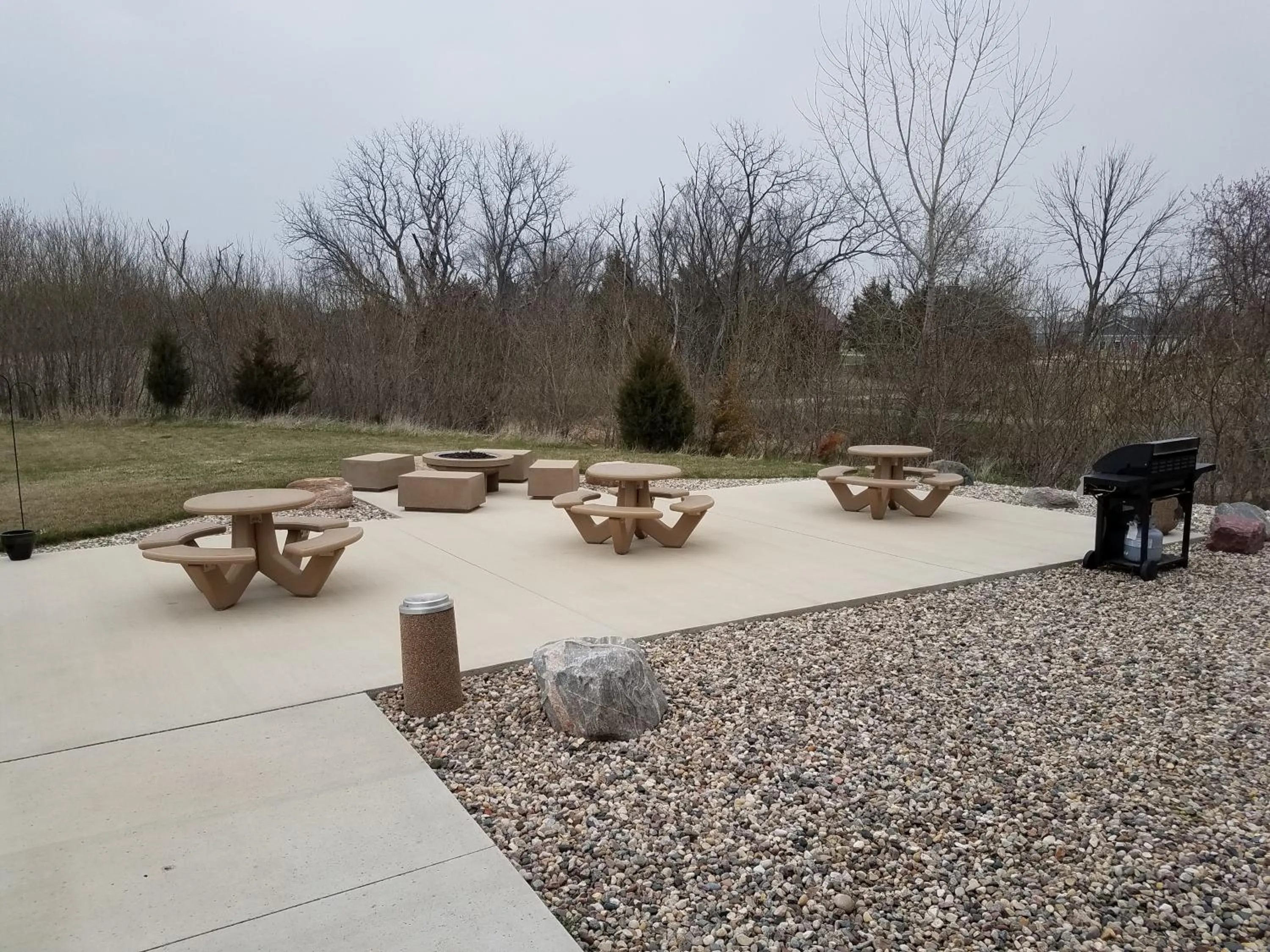 Property building in Okoboji Inn & Suites