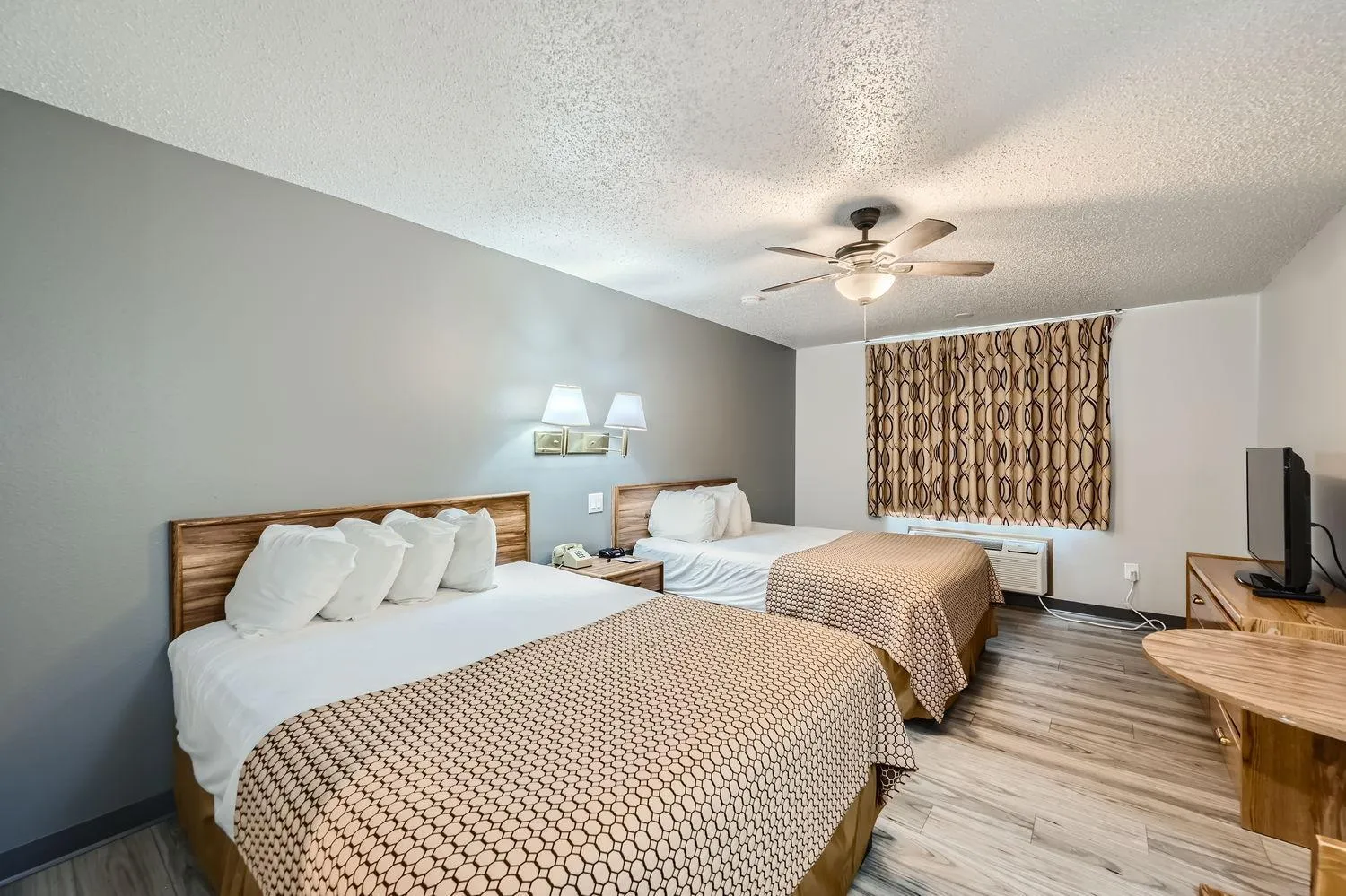 Bed in Travelodge by Wyndham Longmont