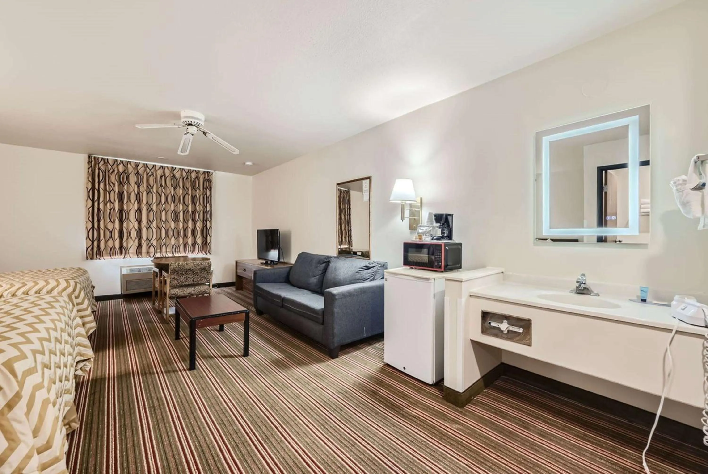 Photo of the whole room in Travelodge by Wyndham Longmont